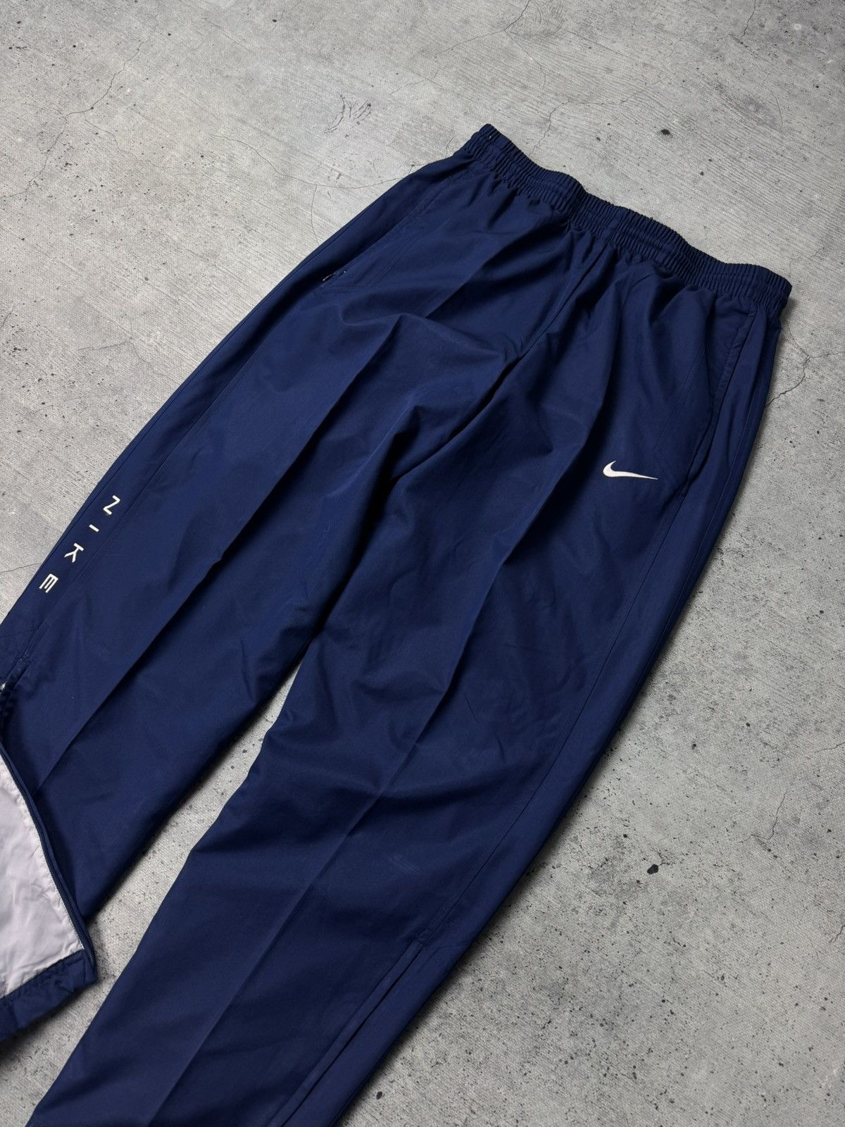 Nike vintage Nike nylon pants tactical streetwear japan Y2K Size US 32 / EU 48 - 4 Thumbnail