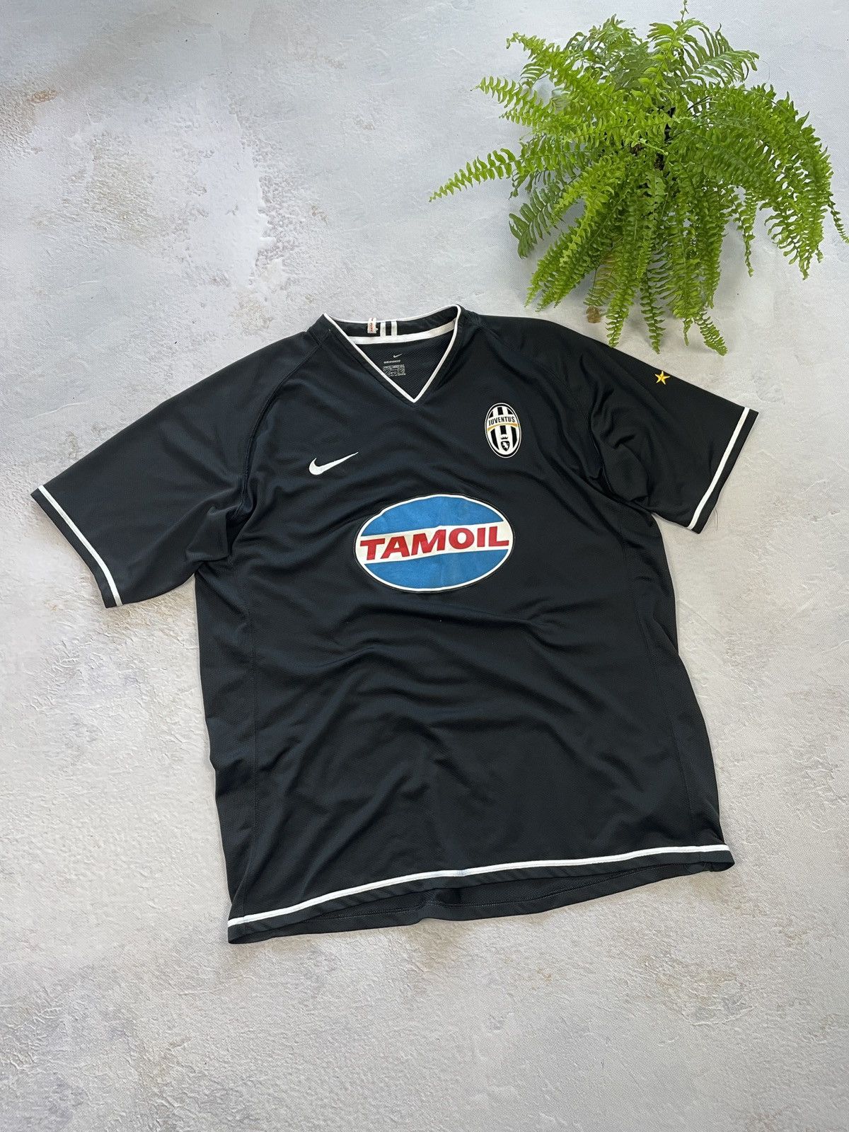 Nike Jersey Nike Juventus Buffon 2006 Vintage Size US XL / EU 56 / 4 - 2 Thumbnail
