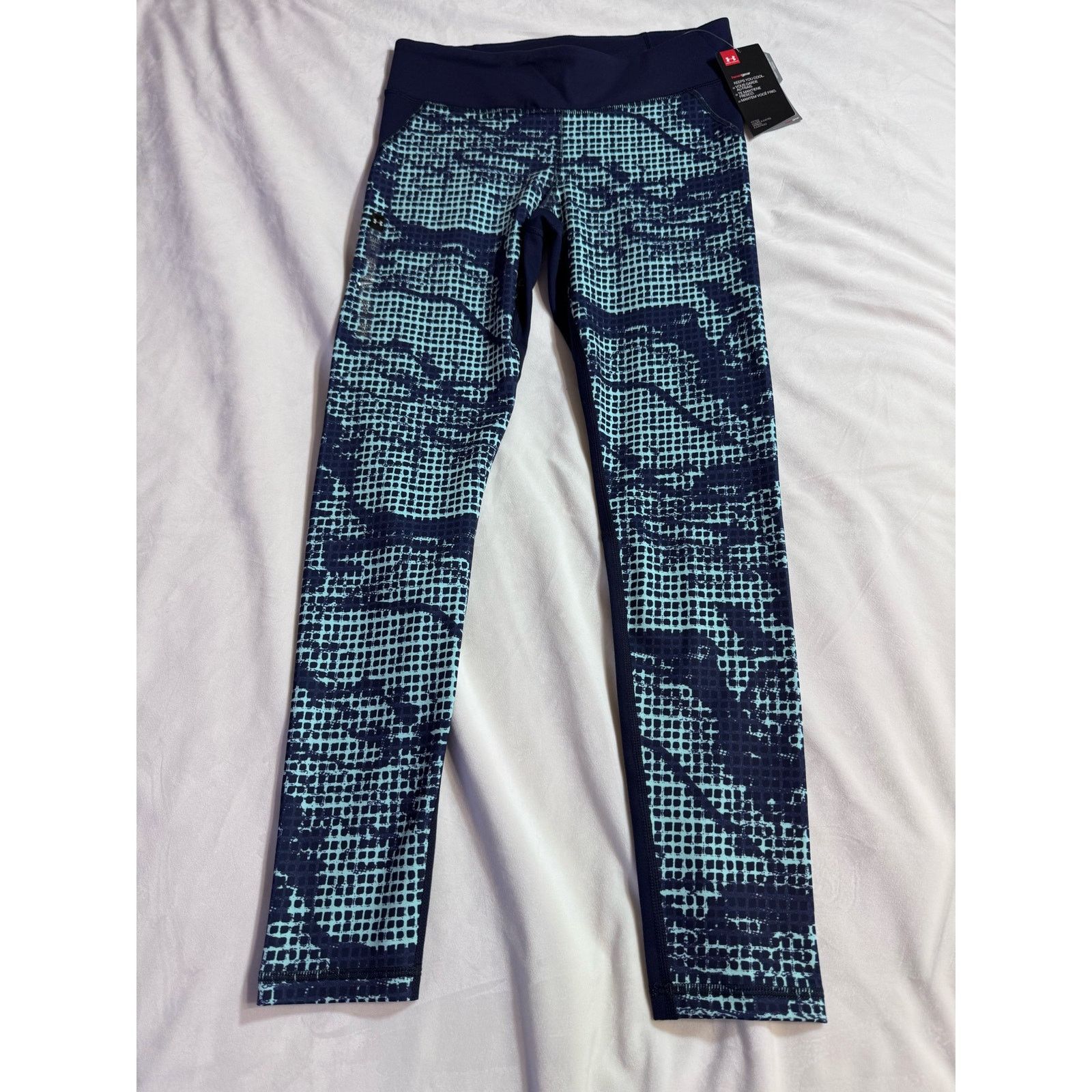Under Armour Under Armour Fitted Heatgear Compression Cropped Leggings Size 29" - 1 Thumbnail