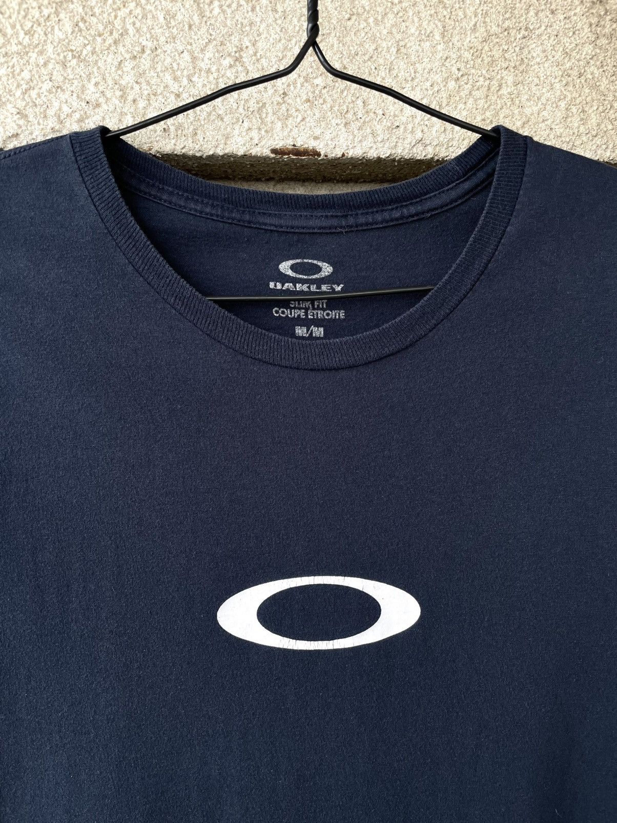 Oakley Vintage Y2K Oakley Center Logo T-Shirt S/M Gorpcore Software Size US M / EU 48-50 / 2 - 3 Thumbnail