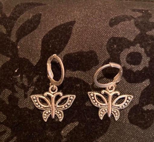 Other Butterfly silver tone earrings Size ONE SIZE - 1 Preview