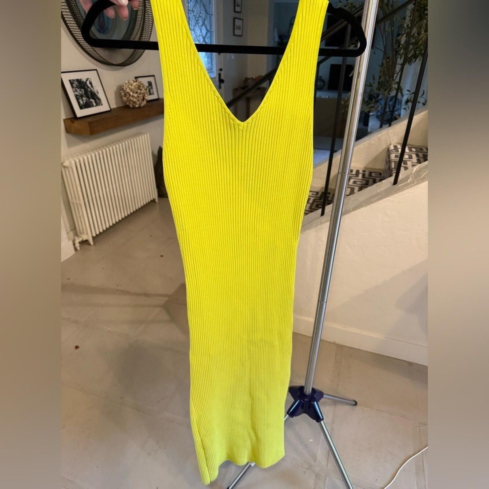 House of Harlow House of Harlow $259 1960 Lime Ribbed Midi Dress M Gold Ring Size M / US 6-8 / IT 42-44 - 11 Thumbnail
