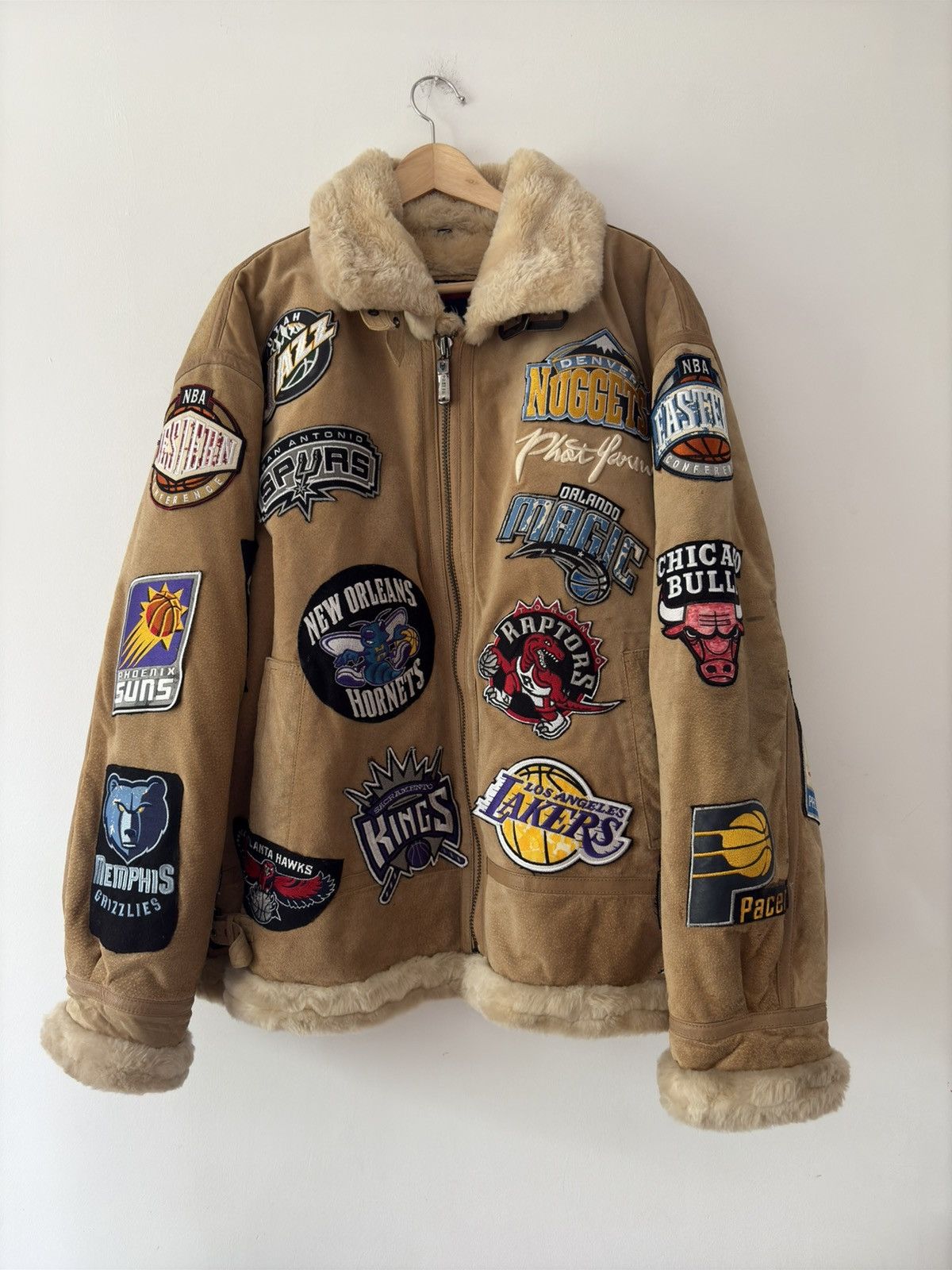 JH Design × Jeff Hamilton × NBA Rare Jeff Hamilton x Phat Farm NBA Leather Jacket – All Team Size US XXL / EU 58 / 5 - 1 Thumbnail