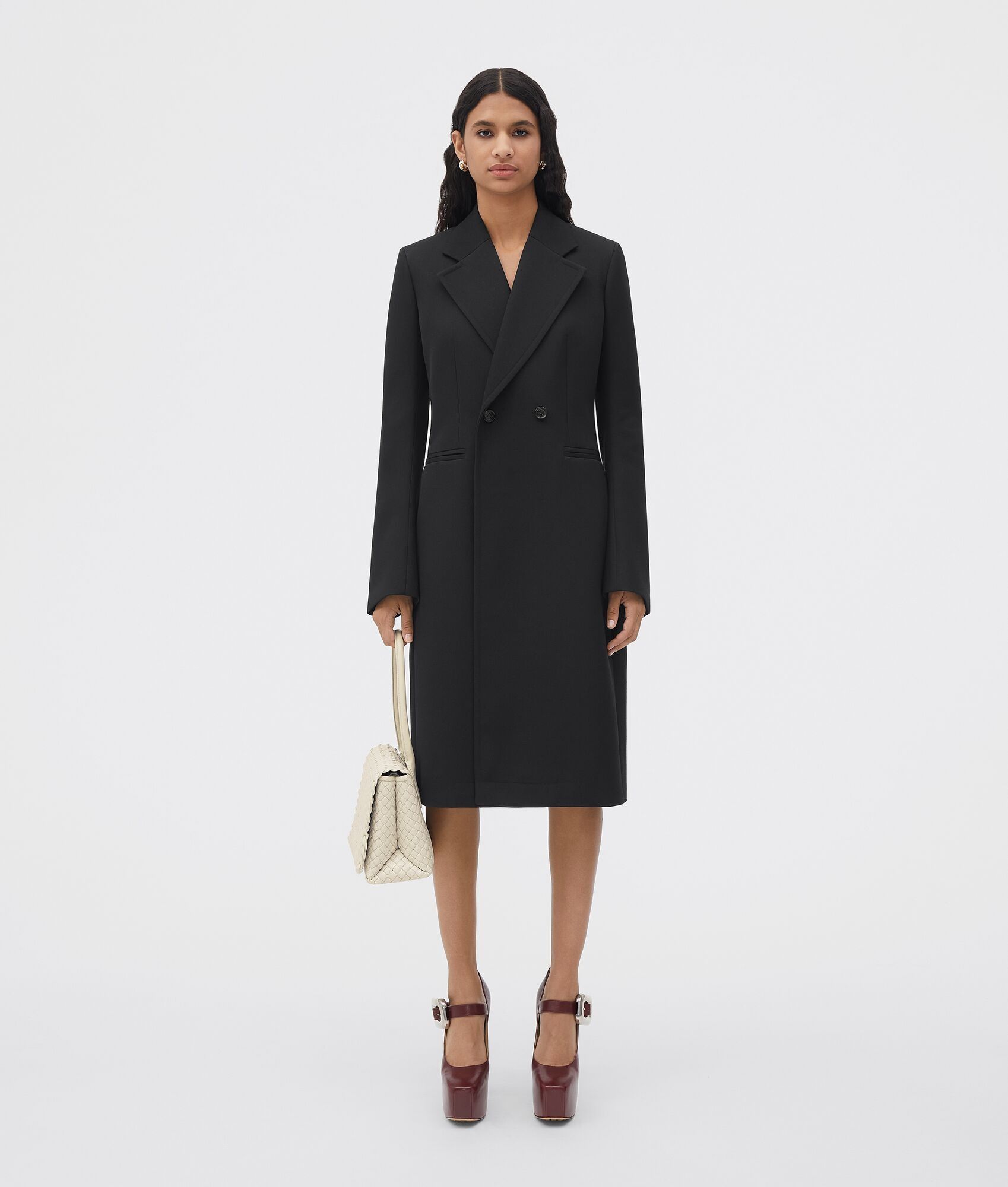 o1n1vont1224 Compact Wool Coat in Black