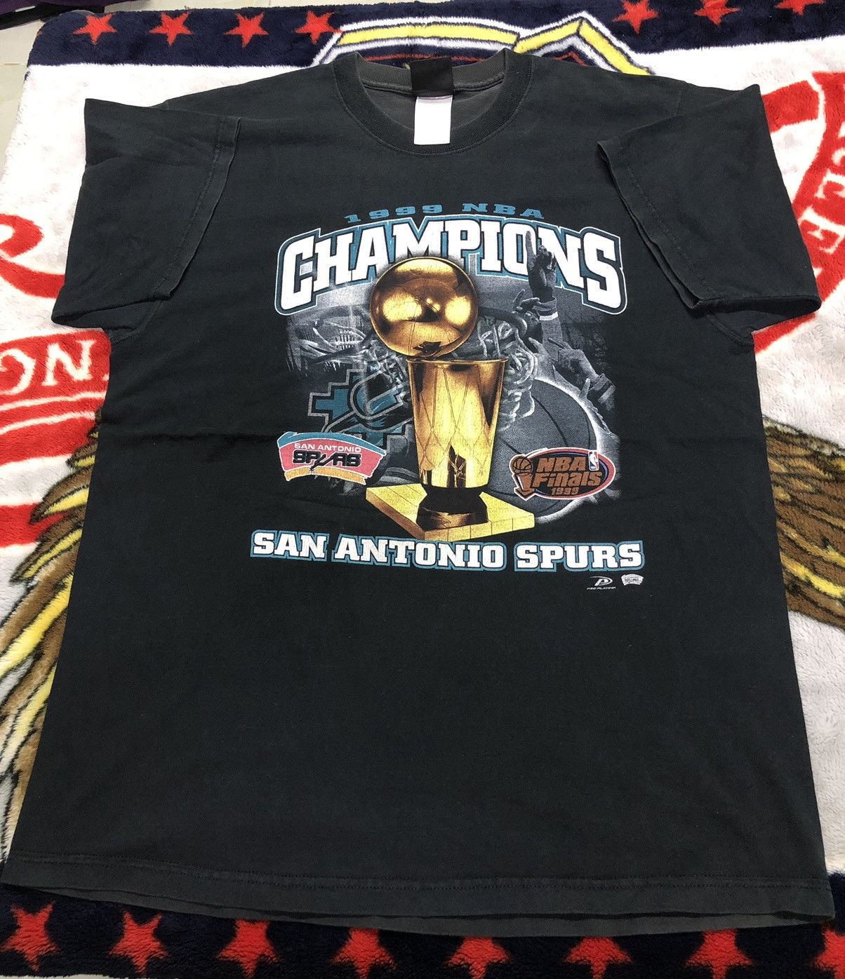 American Rag Veg 99’s San Antonio Spurs 1999 NBA Final Shirt Faded Tee Size US M / EU 48-50 / 2 - 1 Thumbnail