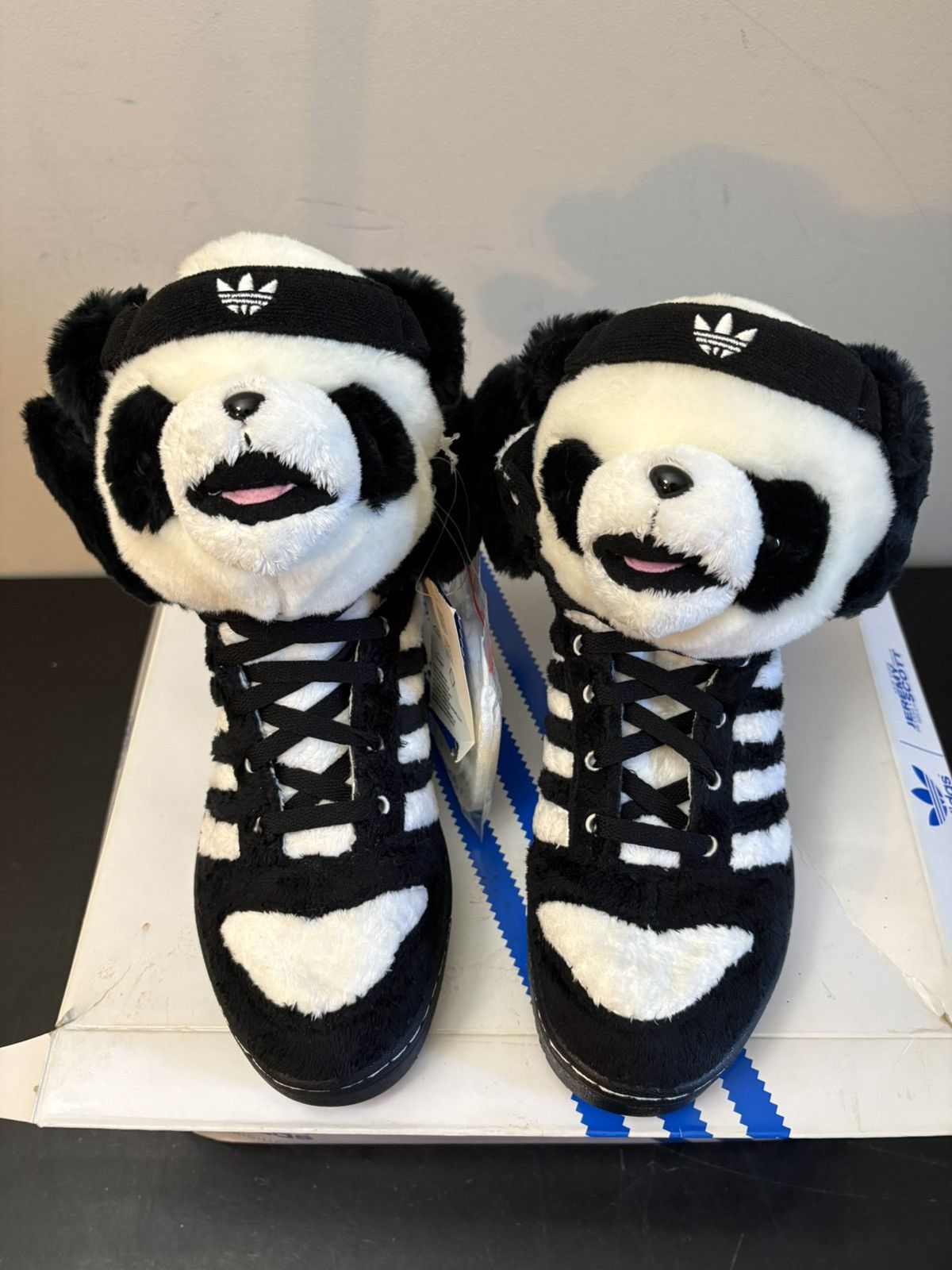 Adidas × Jeremy Scott adidas JS Jeremy Scott Bear Panda Black White Size US 9 / EU 42 - 2 Thumbnail
