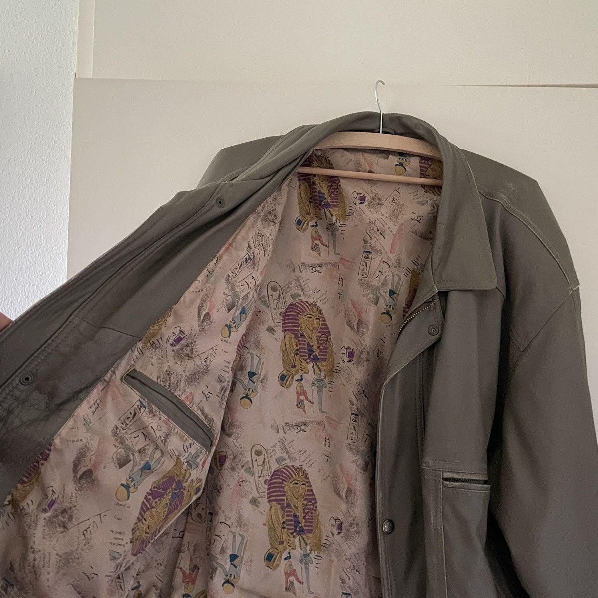 Vintage Amazing Vintage Grey Nappa Leather Jacket Size US L / EU 52-54 / 3 - 3 Thumbnail