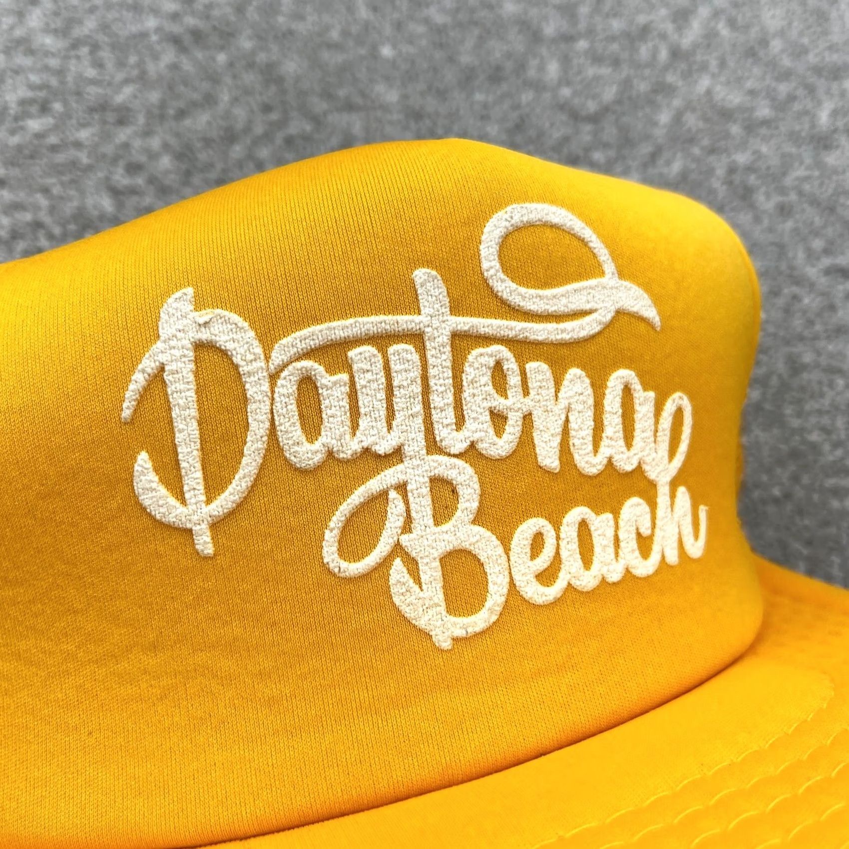 Vintage VINTAGE Daytona Beach Florida Trucker Hat Cap Snapback Yellow Puffy Print 90s Mens Size ONE SIZE - 3 Thumbnail