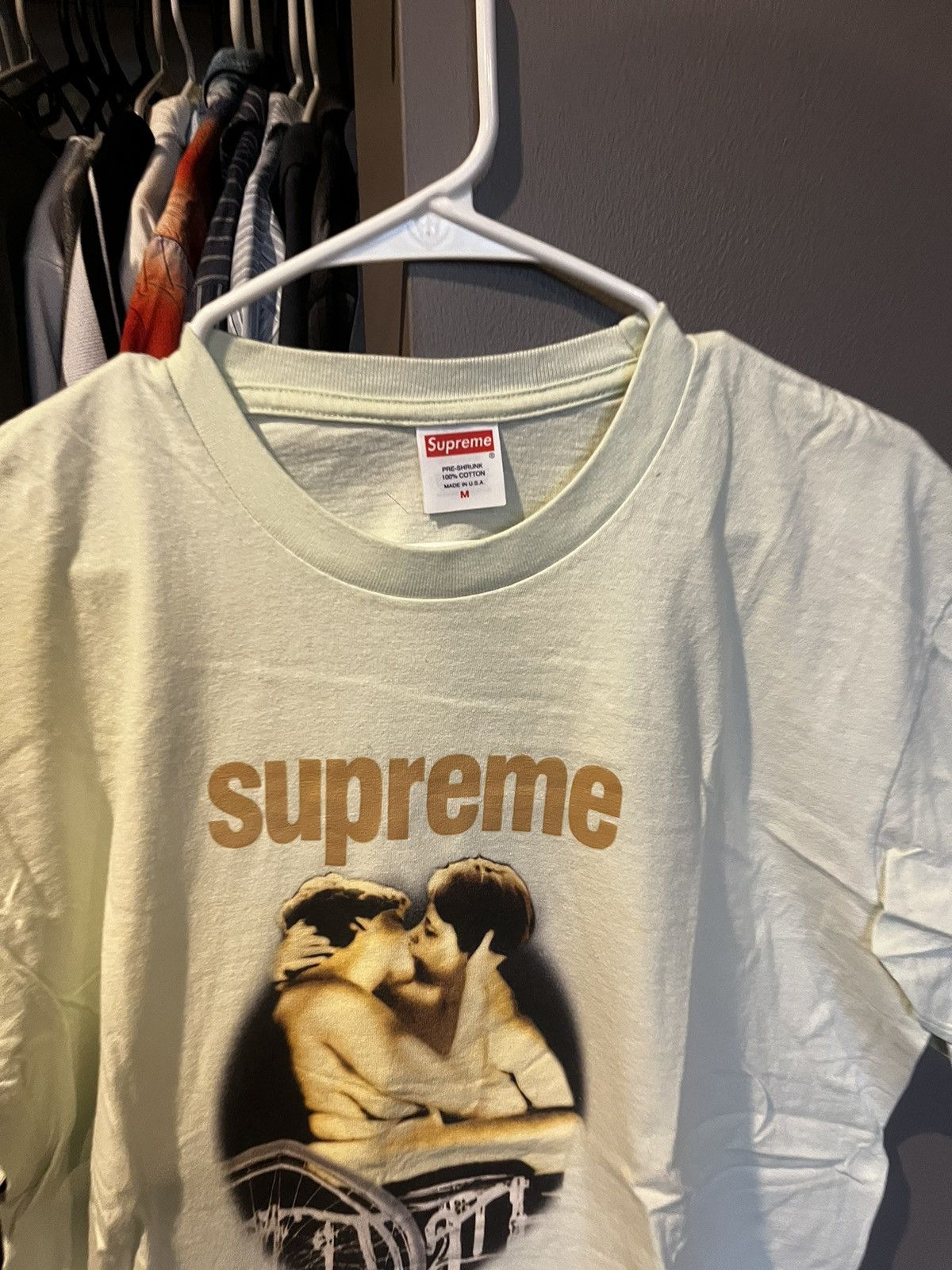 Supreme Supreme Kiss Tee Size US M / EU 48-50 / 2 - 2 Thumbnail