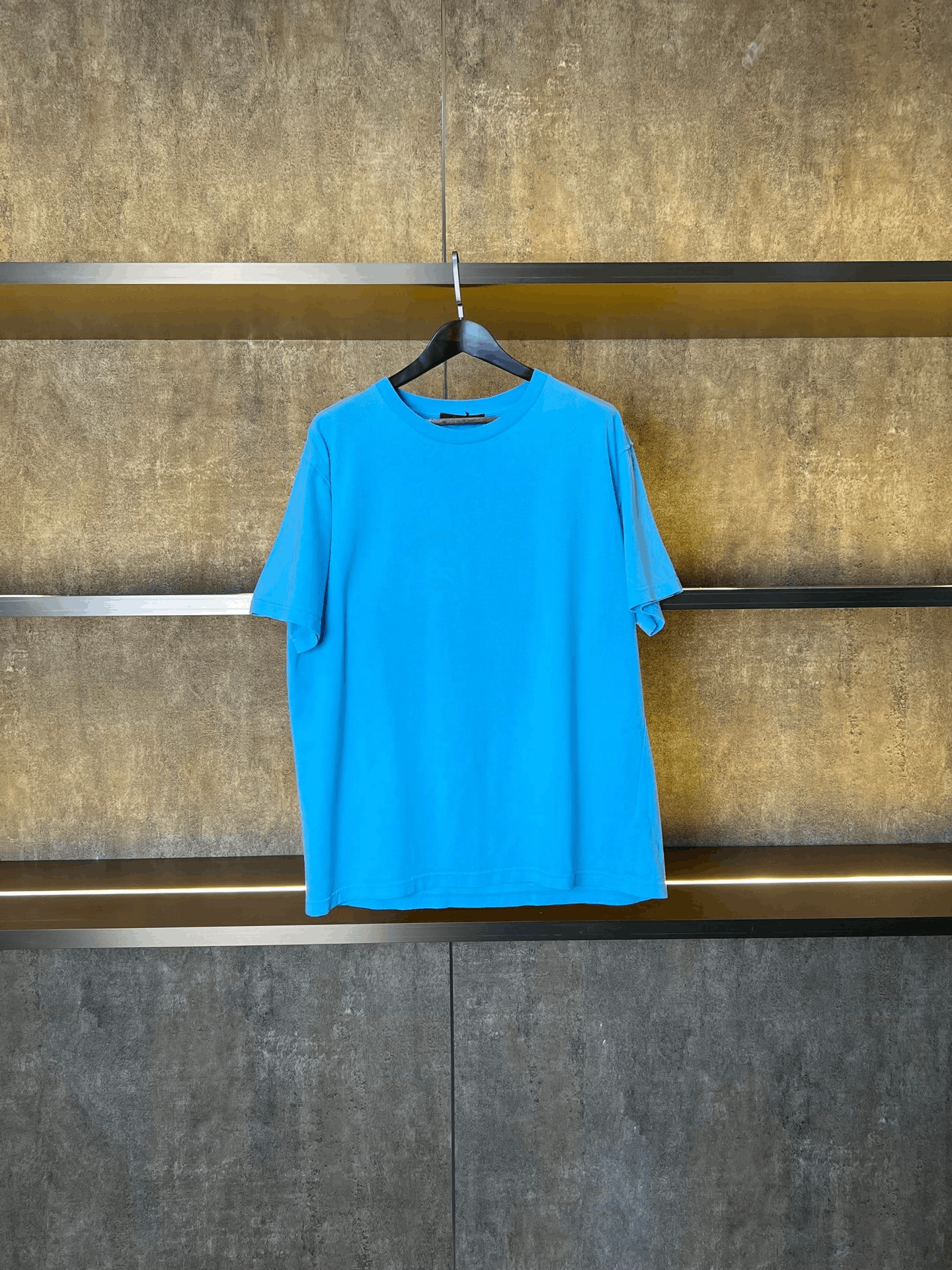Louis Vuitton LV Blue Short-Sleeve Top Size US XL / EU 56 / 4 - 1 Thumbnail