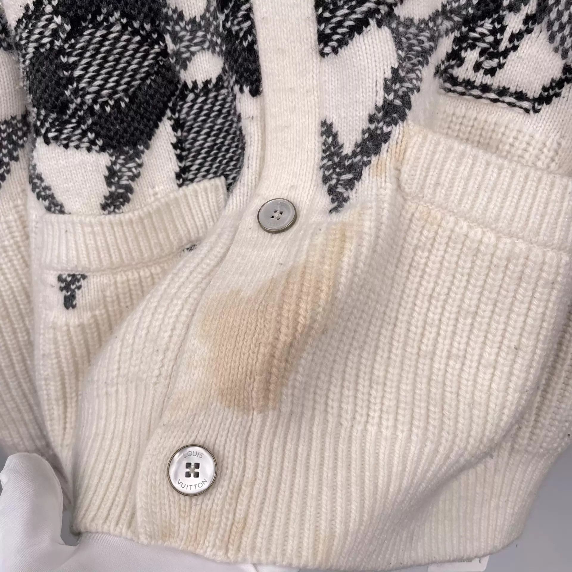 Louis Vuitton LV white knit cardigan M Size US M / EU 48-50 / 2 - 8 Thumbnail