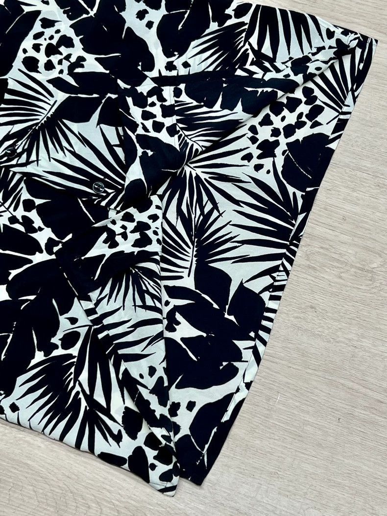 Saint Laurent Paris Saint Laurent Paris Saint Laurent Short Sleeve Silk Shirt- Size US M / EU 48-50 / 2 - 3 Thumbnail
