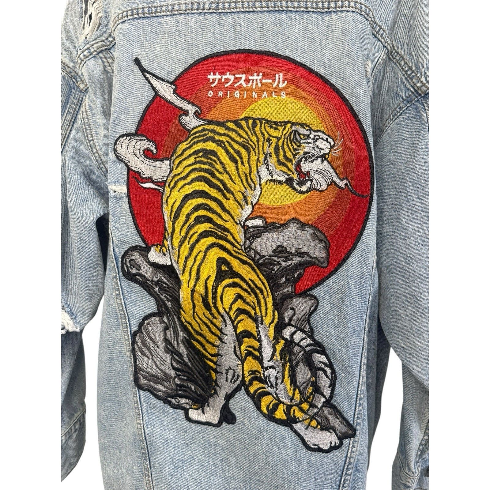 American Eagle Outfitters Japanese TIGER Sunset Retro Distressed Denim Jacket Sz SP Size XS / US 0-2 / IT 36-38 - 11 Thumbnail