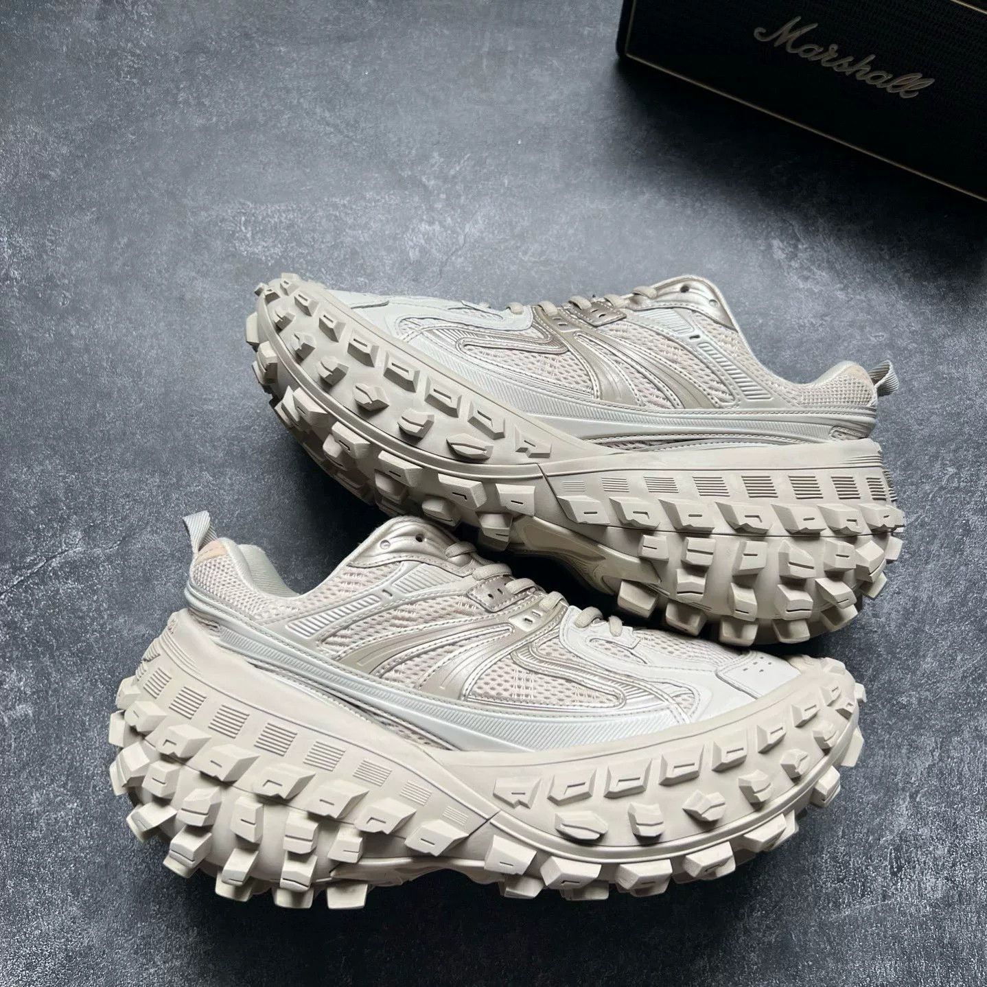 Balenciaga Balenciaga Gray Lowtop Sneakers 44 Men Size US 10.5 / EU 43-44 - 1 Thumbnail