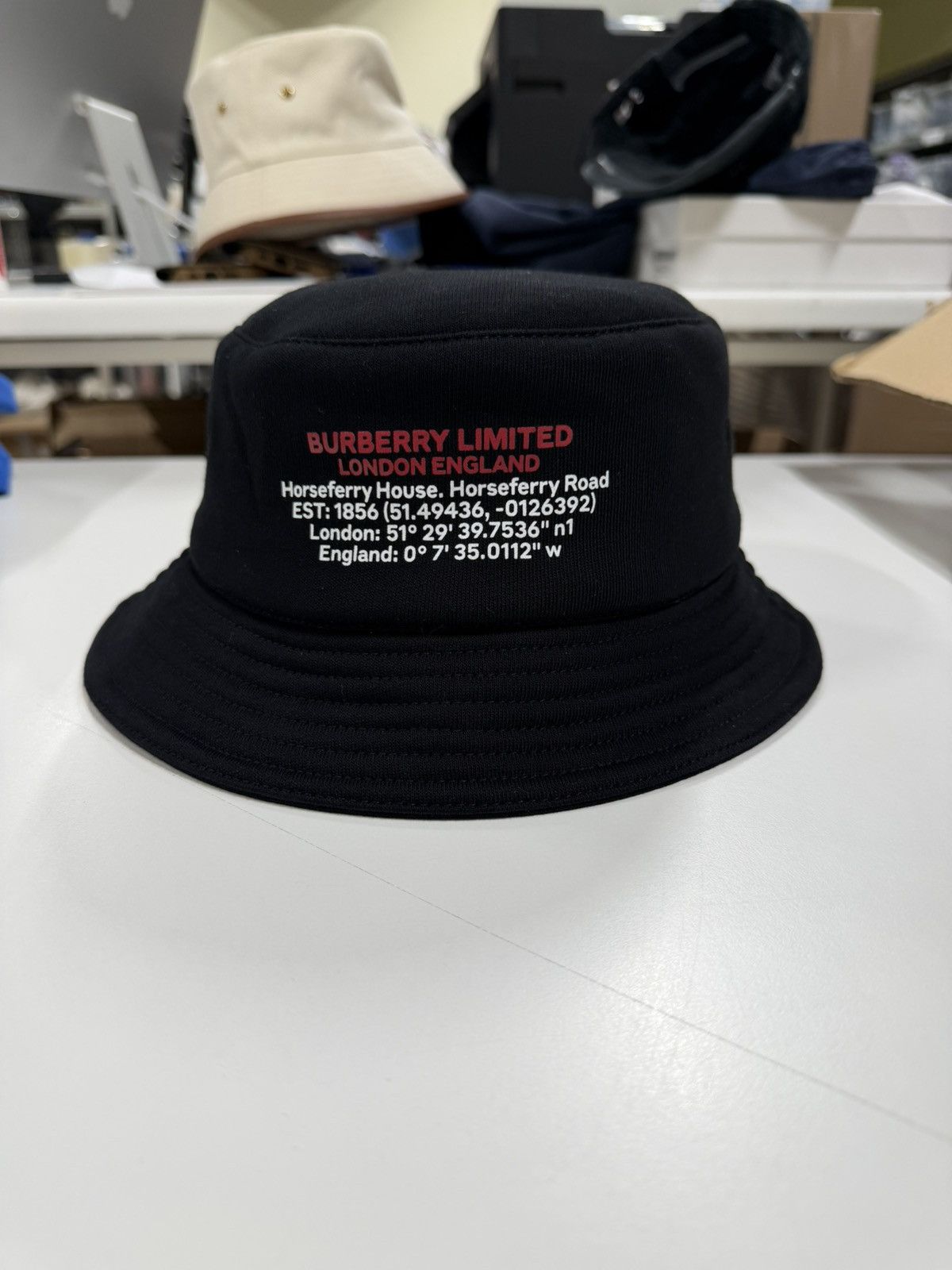 Burberry Burberry Logo Embroidery Bucket Hat NEW 500$ L Size ONE SIZE - 1 Thumbnail