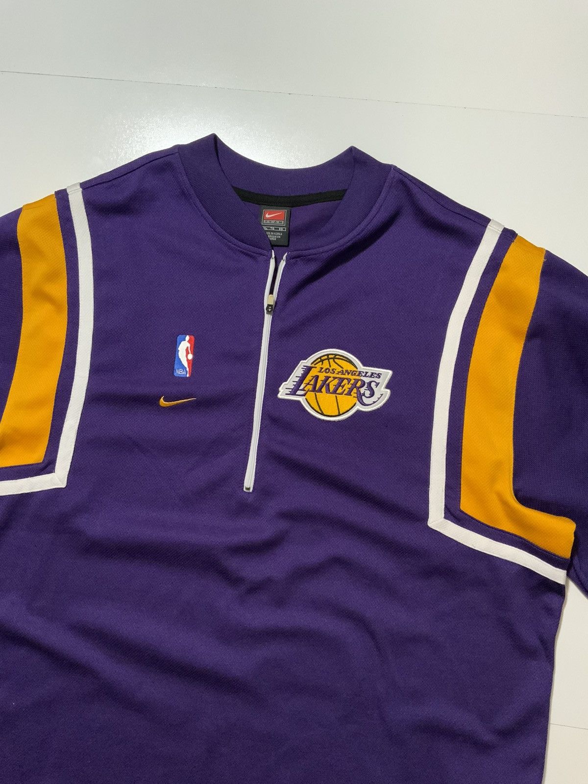 NBA × Nike × Vintage Vintage Nike 99-00 Los Angeles Lakers 1/4 Zip Warm Up Shirt Size US XL / EU 56 / 4 - 3 Thumbnail