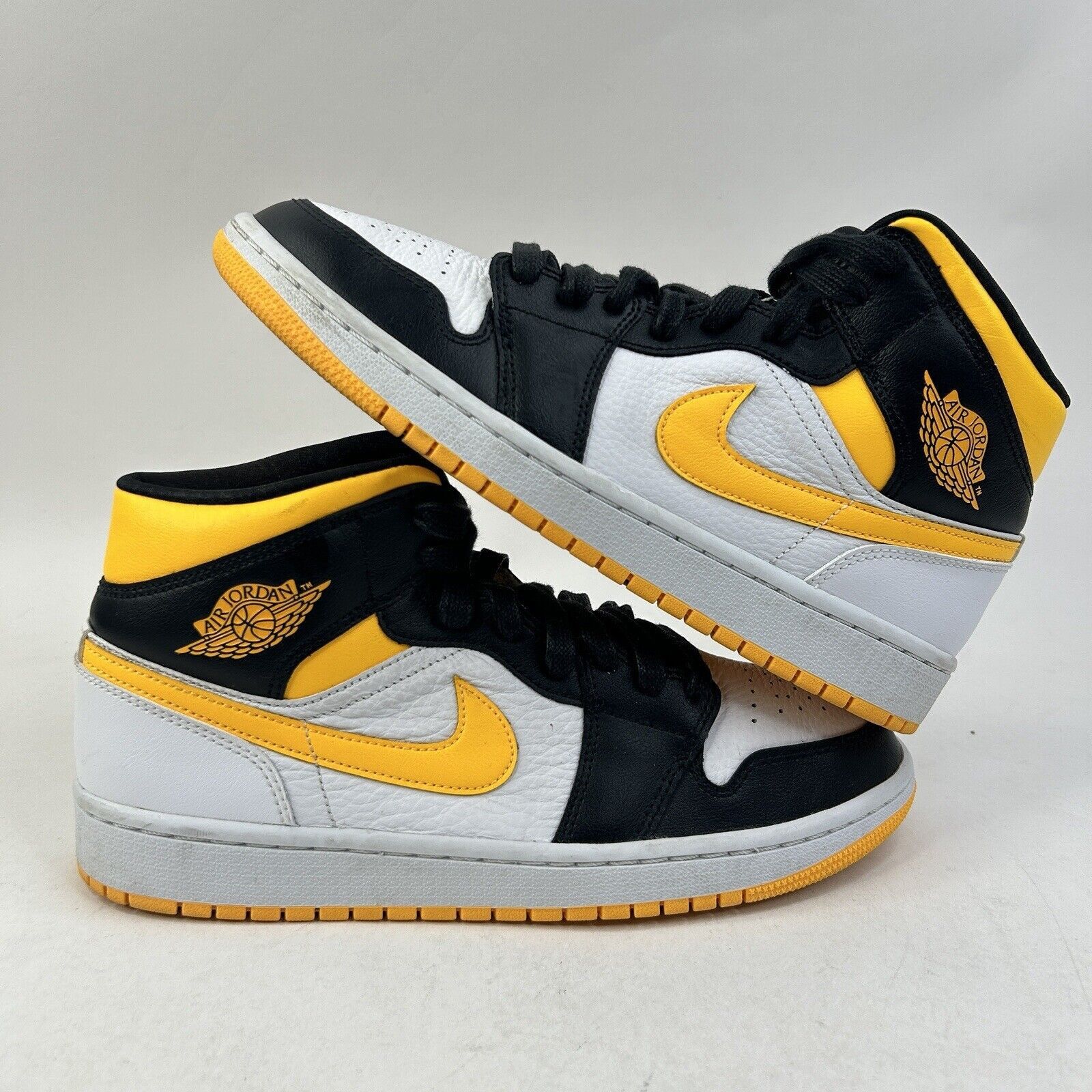 Nike Nike Shoes Air Jordan 1 Mid SE WMNS “Laser Orange” 2024 Size US 10 / IT 40 - 1 Thumbnail