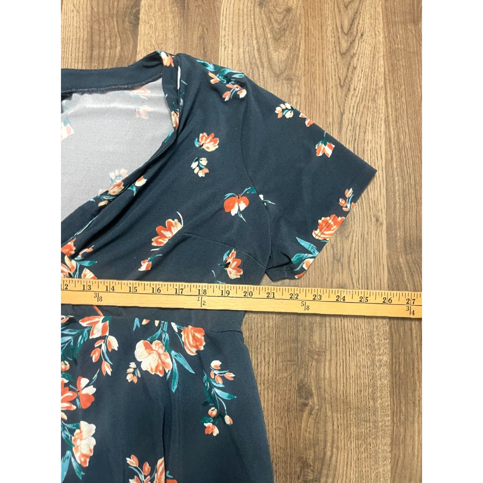 Torrid Torrid Blouse Women's 2X Floral Short Sleeve V-Neck Pullover Casual Modern Basic Orange Blue White Size XXL / US 16-18 / IT 52-54 - 6 Thumbnail