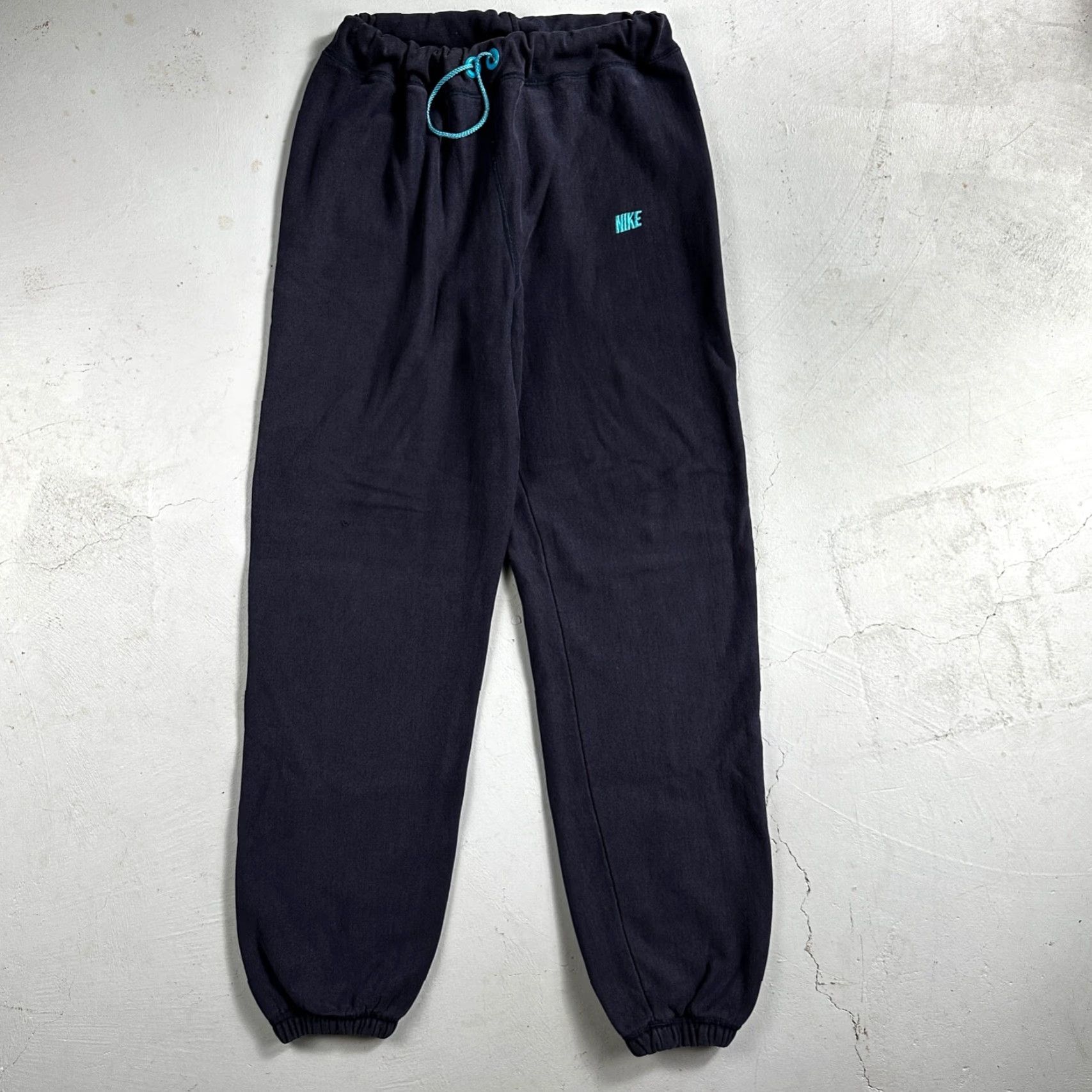 Nike VINTAGE Nike Sweatpants 90s Mens M Navy Swoosh Logo Jogger Casual Classic Retro Gym Pants Masculine Size US 31 - 6 Thumbnail