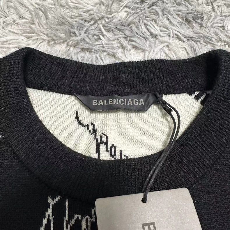 Balenciaga Balenciaga Bullet screen full of logo sweater 2502-Nextarro Size US M / EU 48-50 / 2 - 3 Thumbnail