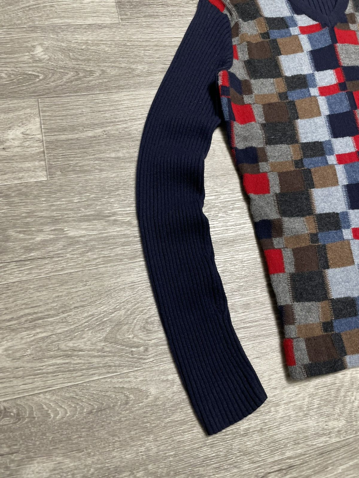 Dolce & Gabbana Dolce Gabbana Multicolored Checkered Pattern V-Neck Sweater Size L / US 10 / IT 46 - 4 Thumbnail