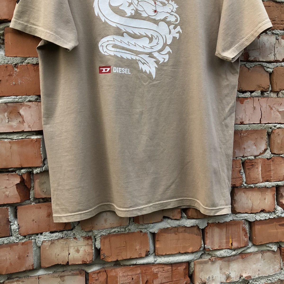 Diesel Rare Vintage Diesel Japanese Dragon T-Shirt Y2K Size US L / EU 52-54 / 3 - 4 Thumbnail