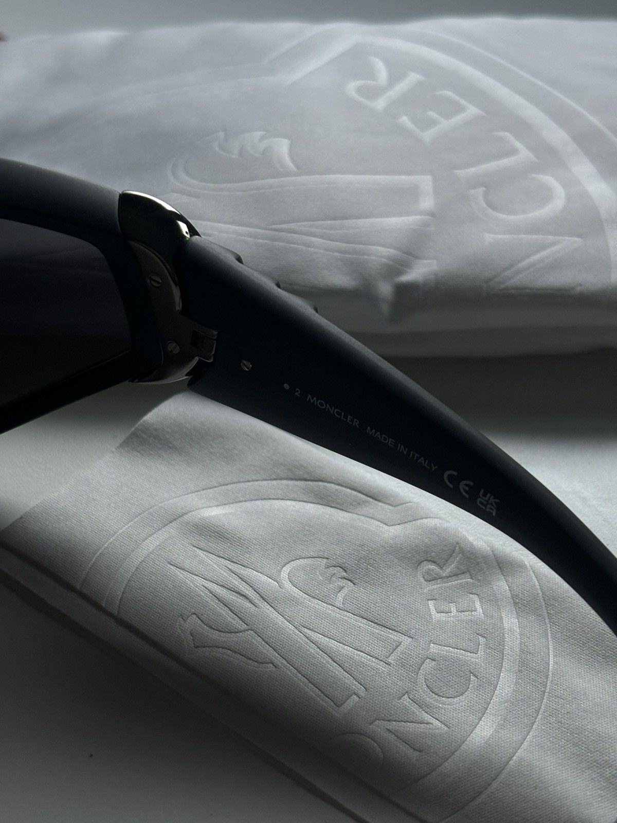 Moncler Moncler wrapid shield Sunglasses Size ONE SIZE - 9 Thumbnail