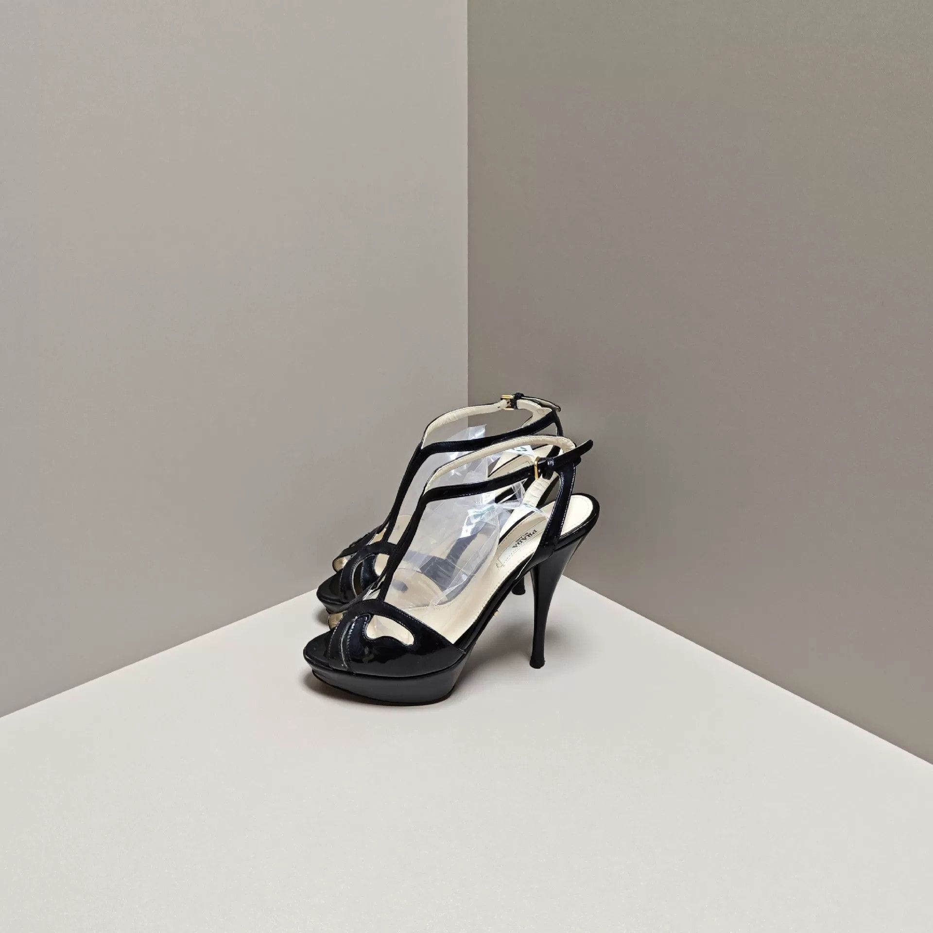 Prada Prada Sandals us_5 Women Size US 5 / IT 35 - 1 Thumbnail