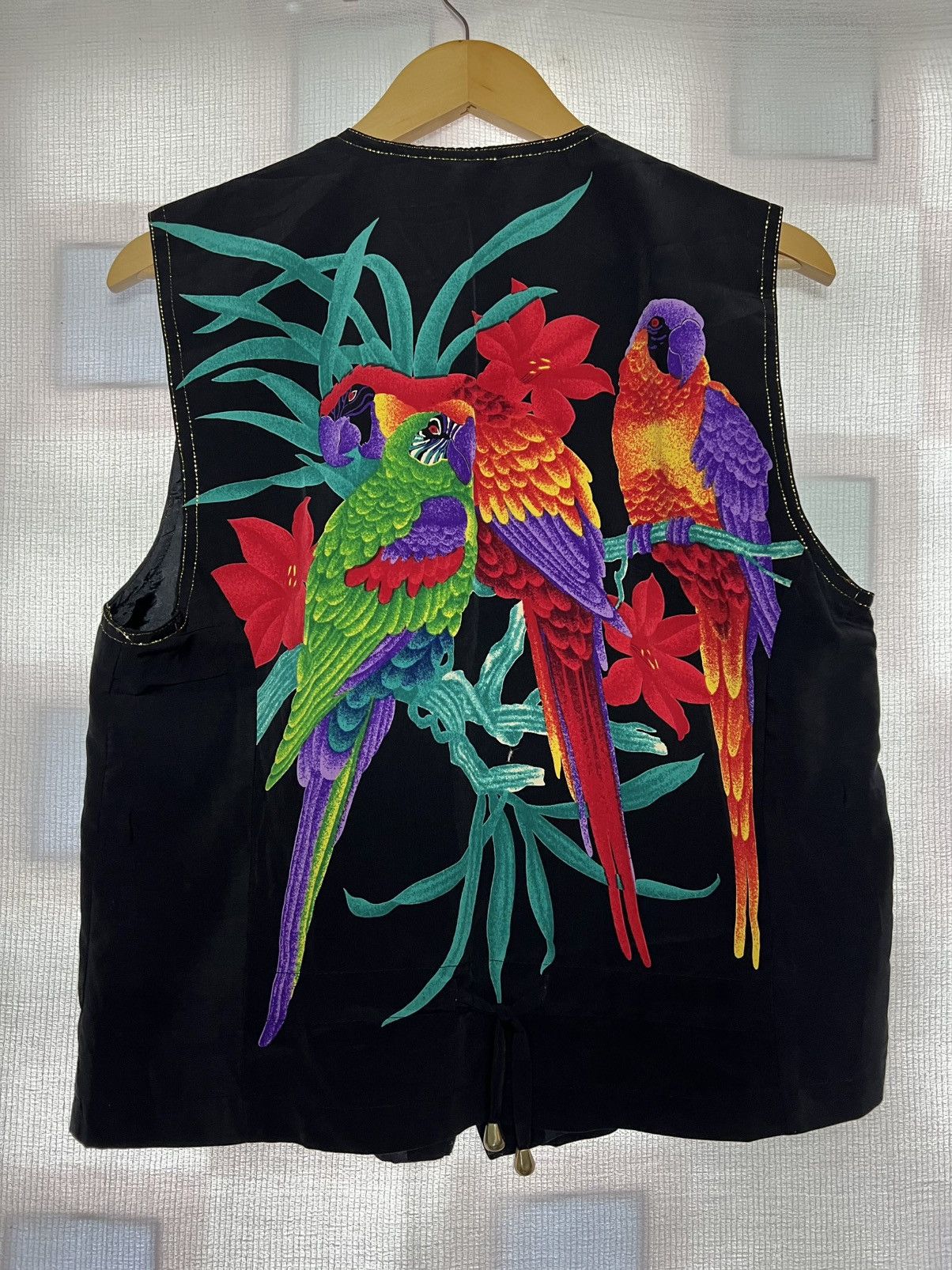 Japanese Brand 🔥HOT DROPS🔥 Vintage Japanese Brands Parrot Vest Nice Art Size US M / EU 48-50 / 2 - 1 Thumbnail