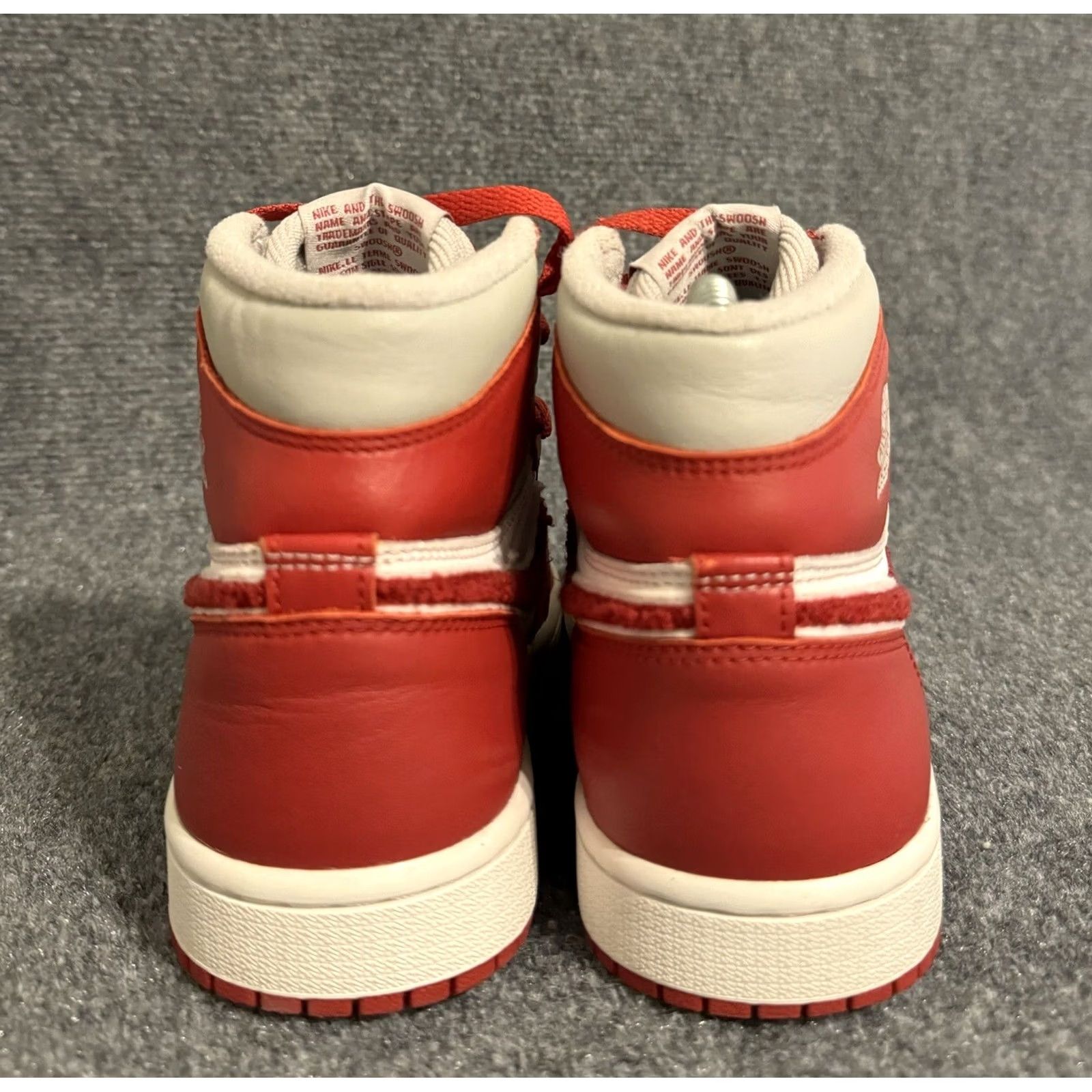 Jordan Brand Jordan 1 High Varsity Red 2022 DJ4891-061 Women’s Size 5.5 Sneaker Size US 6 / IT 36 - 4 Thumbnail