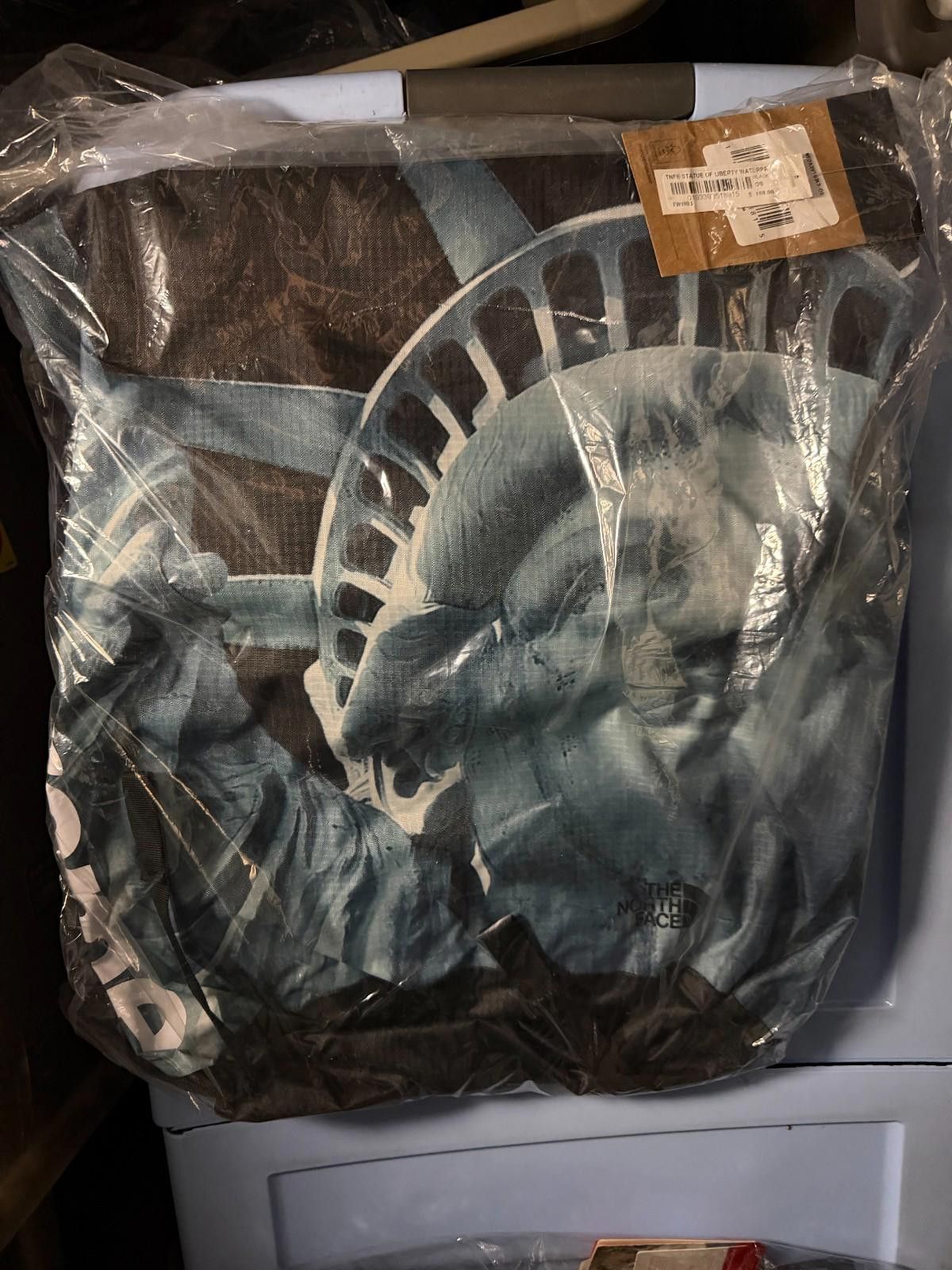 Supreme SUPREME x The North Face Statue of Liberty Backpack Size ONE SIZE - 2 Thumbnail