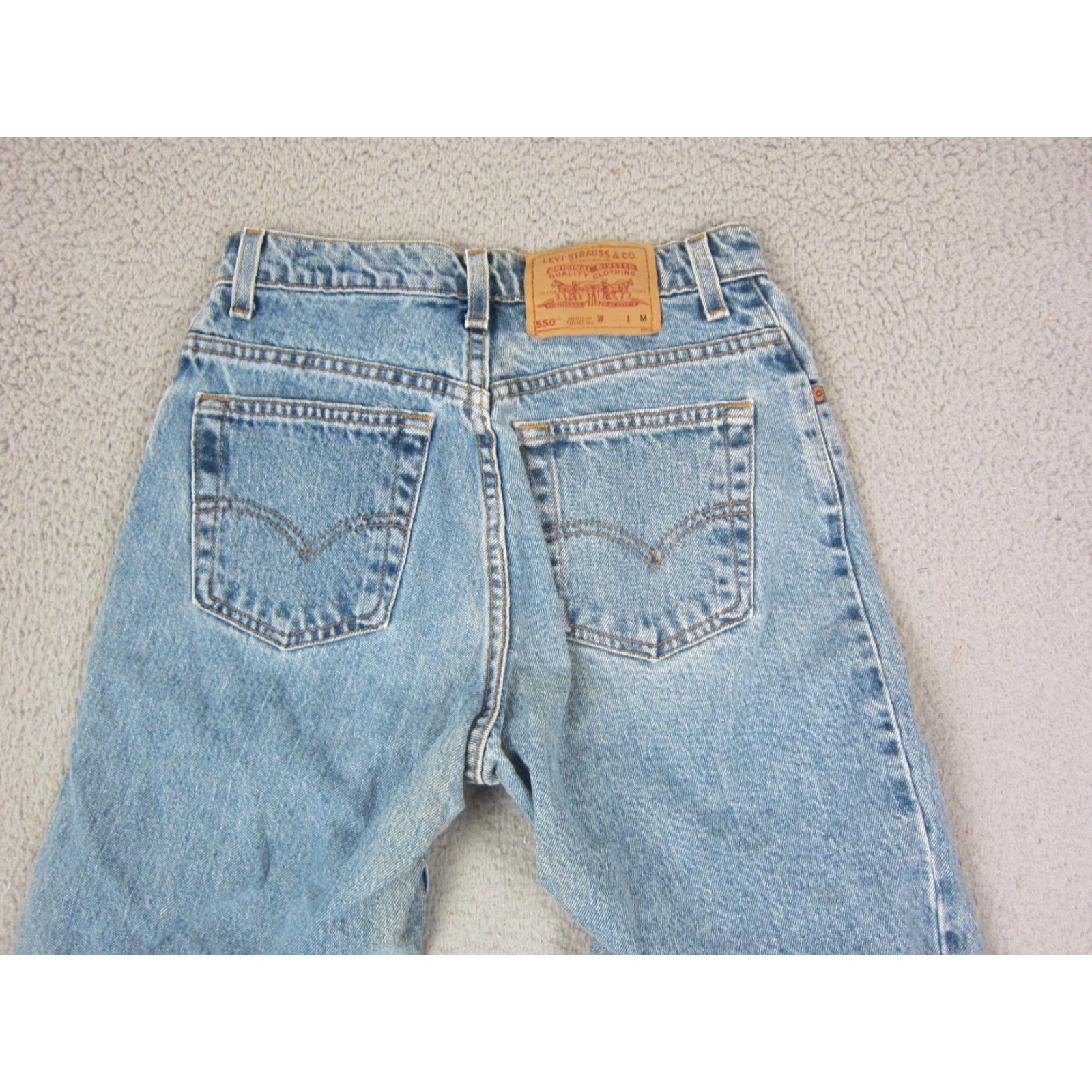 Levi's VINTAGE Levi's 550 Jeans Teens 7 Jr W 26 L 29 Blue Relaxed Fit Tapered Denim USA Jeans Mens 90s Size US 26 / EU 42 - 2 Thumbnail
