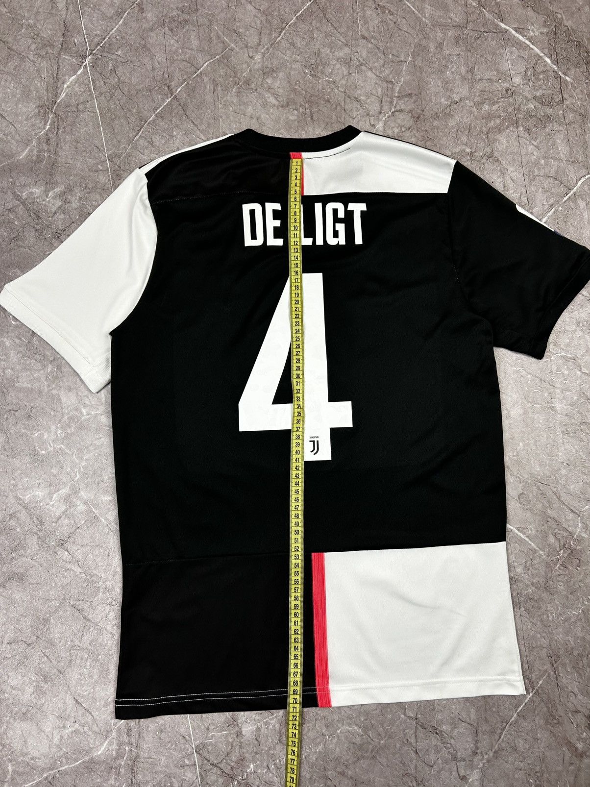 Adidas Juventus 2019/20 De Ligt Home Jersey Size US M / EU 48-50 / 2 - 12 Thumbnail
