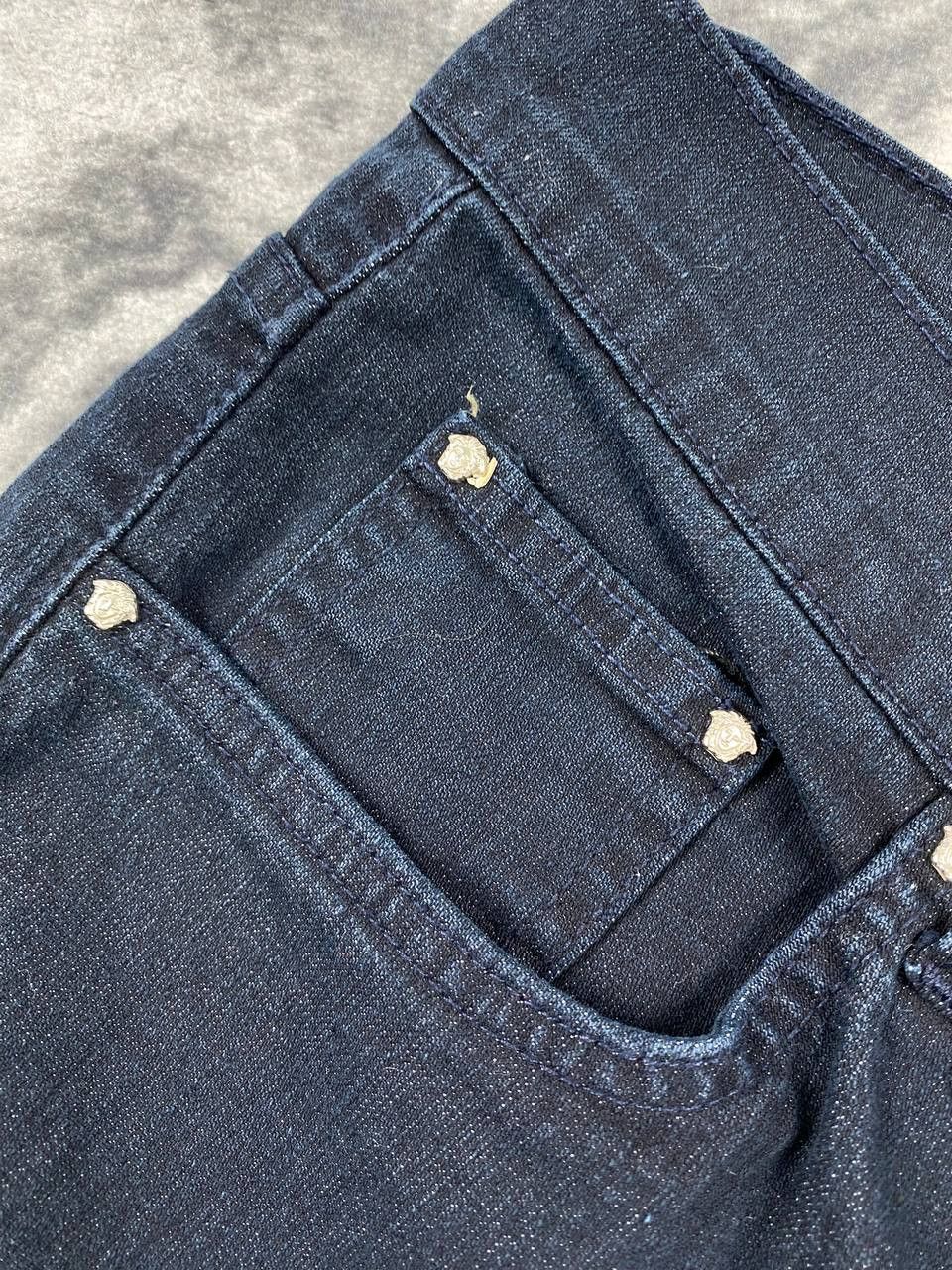 Versace Vintage Versace Jeans Denim Big Logo VJC Men Size 32 Blue Size US 32 / EU 48 - 11 Thumbnail
