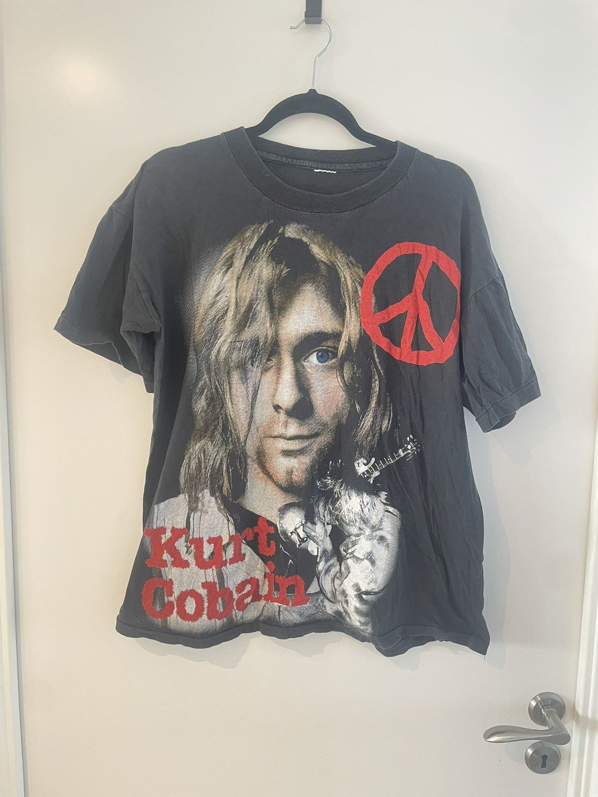 Nirvana Nirvana Kurt Cobain 1990s vintage tshirt single stitch Size US L / EU 52-54 / 3 - 1 Thumbnail