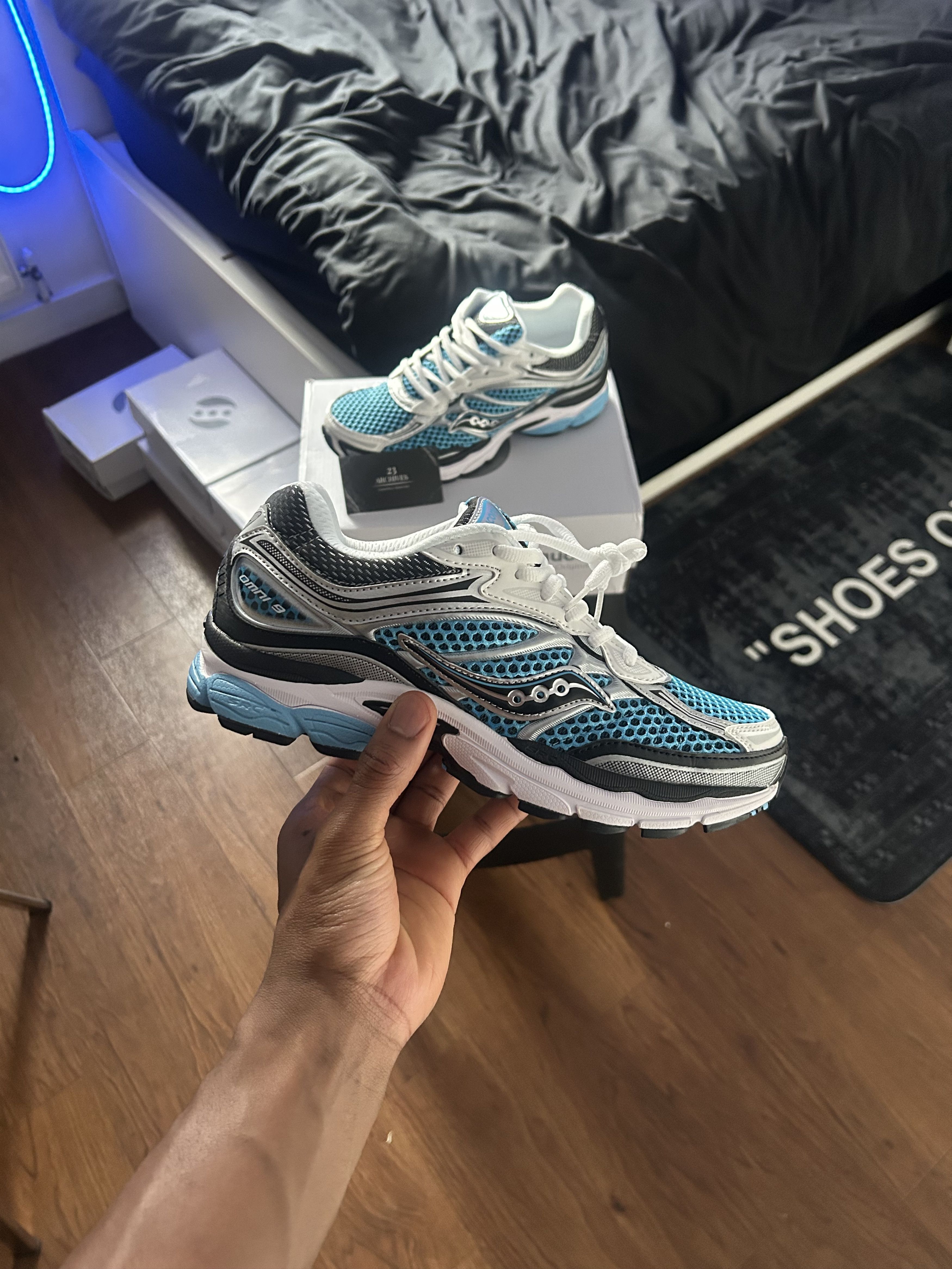 Saucony Saucony Omni Grid 9 - Gravel Caviar Size US 7.5 / EU 40-41 - 1 Thumbnail