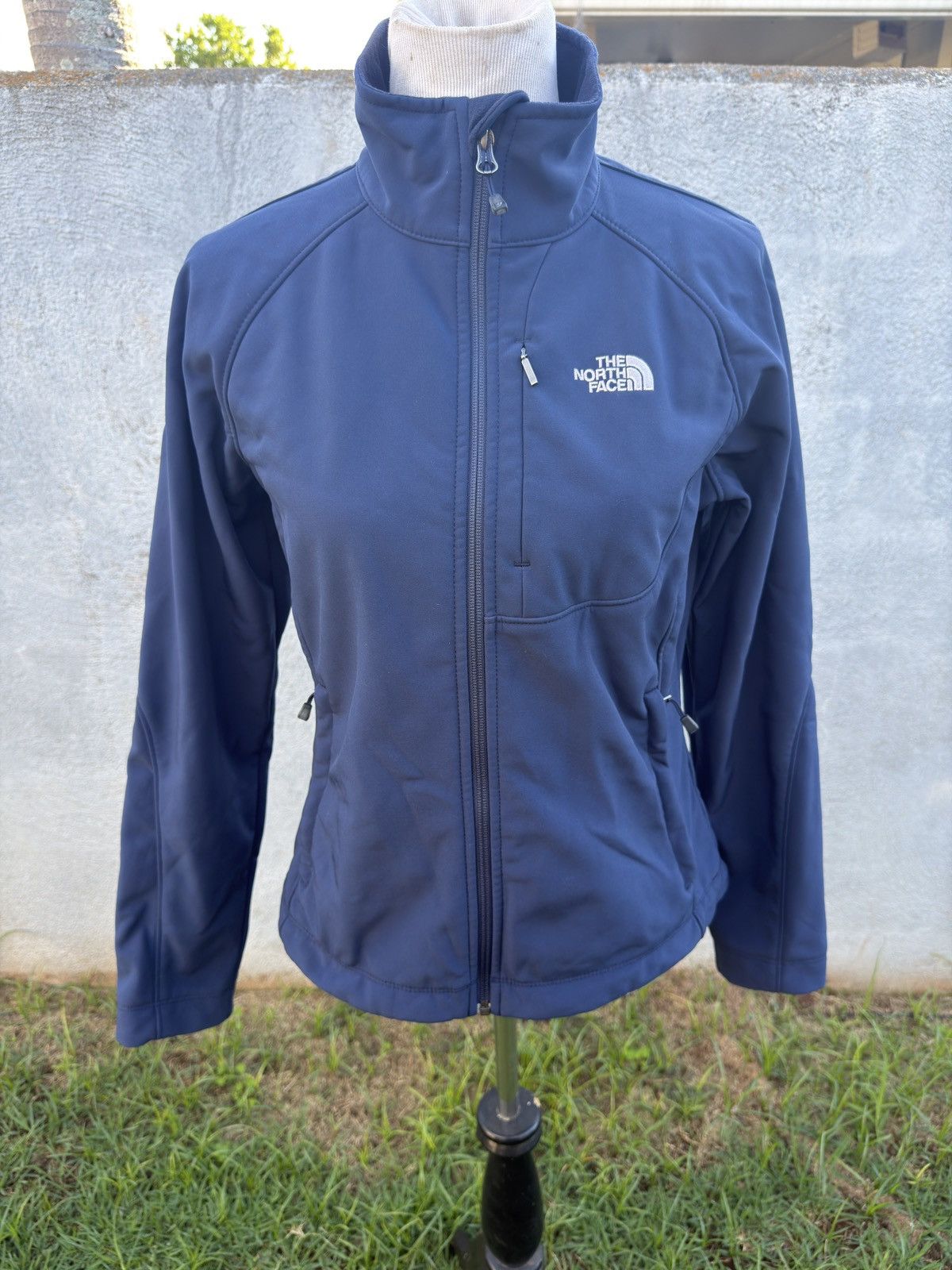 The North Face The North Face Women's Navy Full-Zip Softshell Jacket Size M / US 6-8 / IT 42-44 - 1 Thumbnail