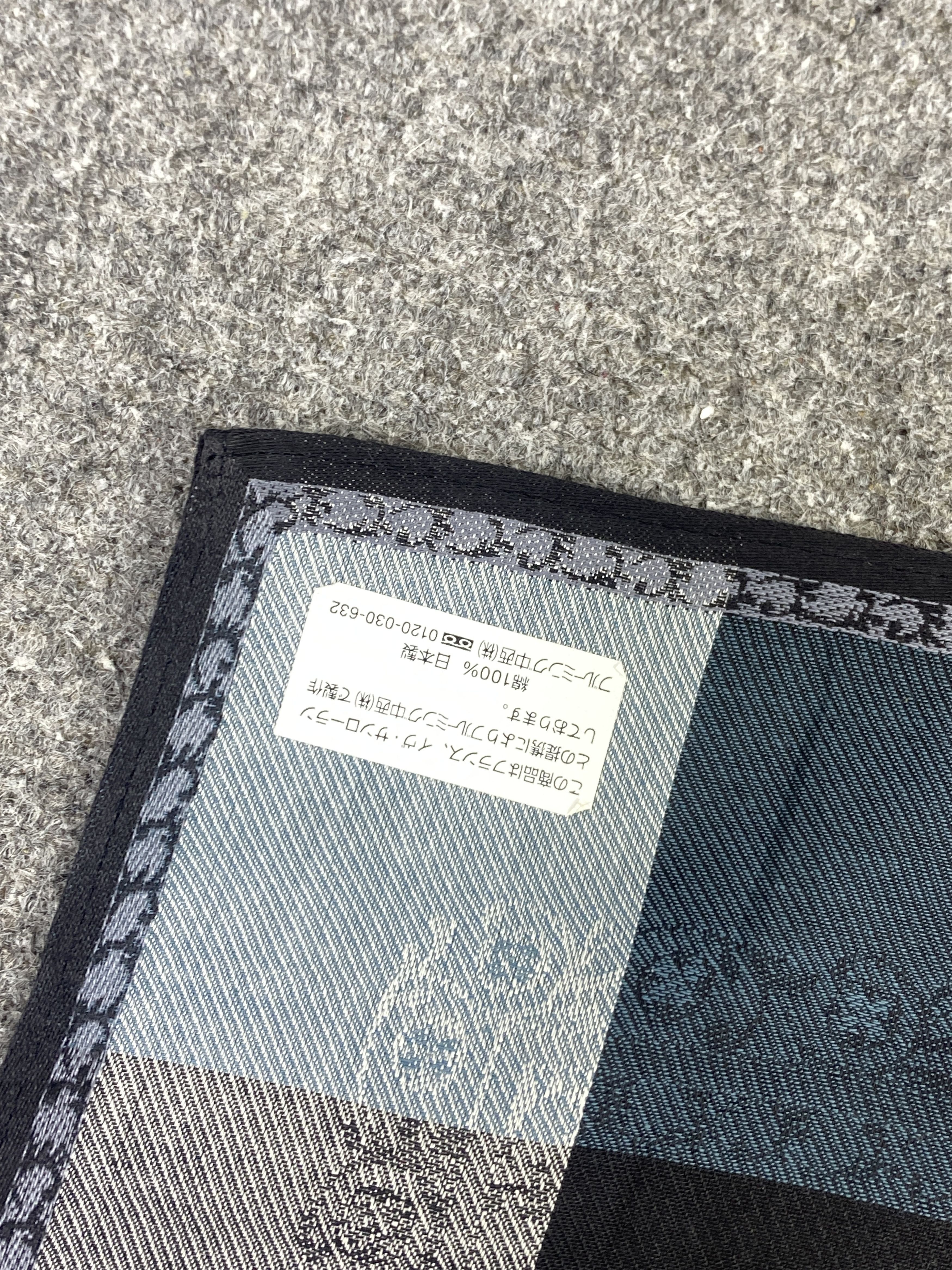 Yves Saint Laurent Yves Saint Laurent Handkerchief / Neckerchief KT0230 Size ONE SIZE - 8 Thumbnail