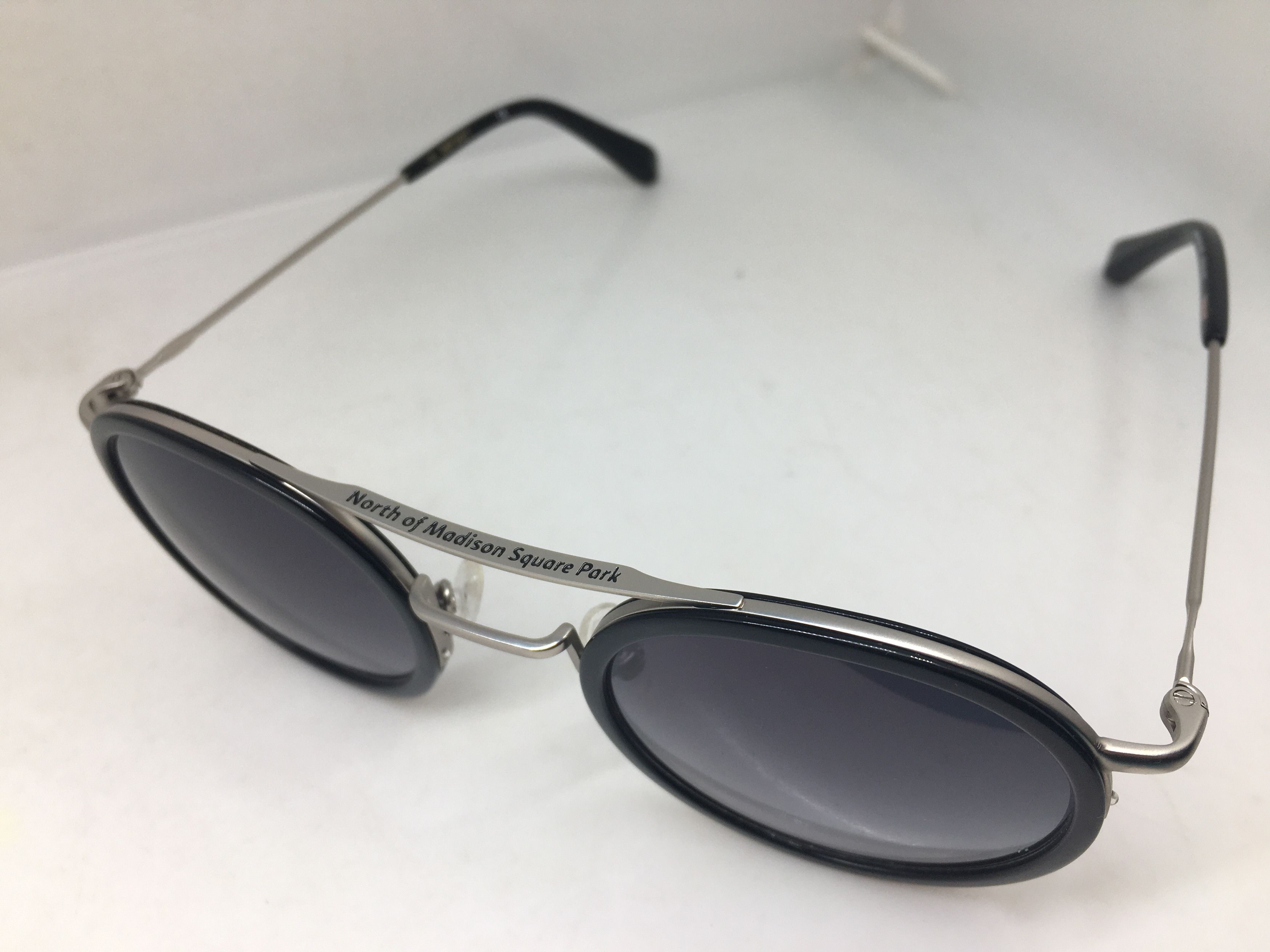 Other Silver Round Sunglasses Frame Black Rims Size ONE SIZE - 3 Thumbnail