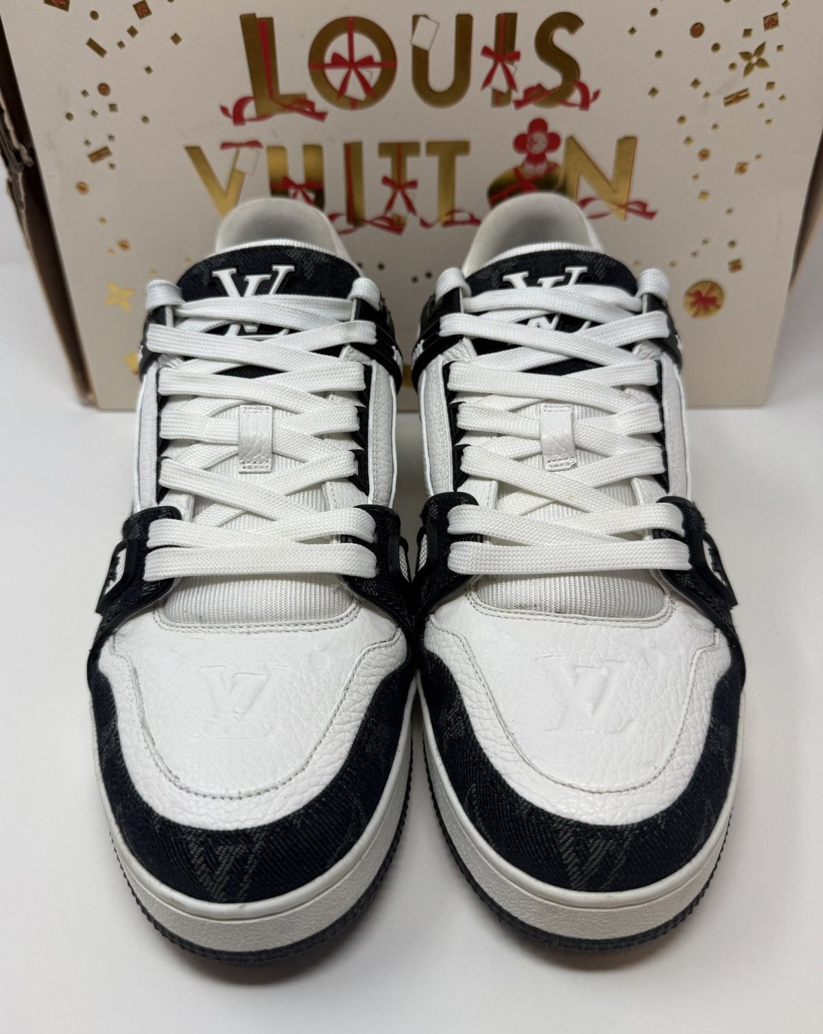 Louis Vuitton Louis Vuitton Trainer Sneaker Black/White Size US 9 / EU 42 - 2 Thumbnail