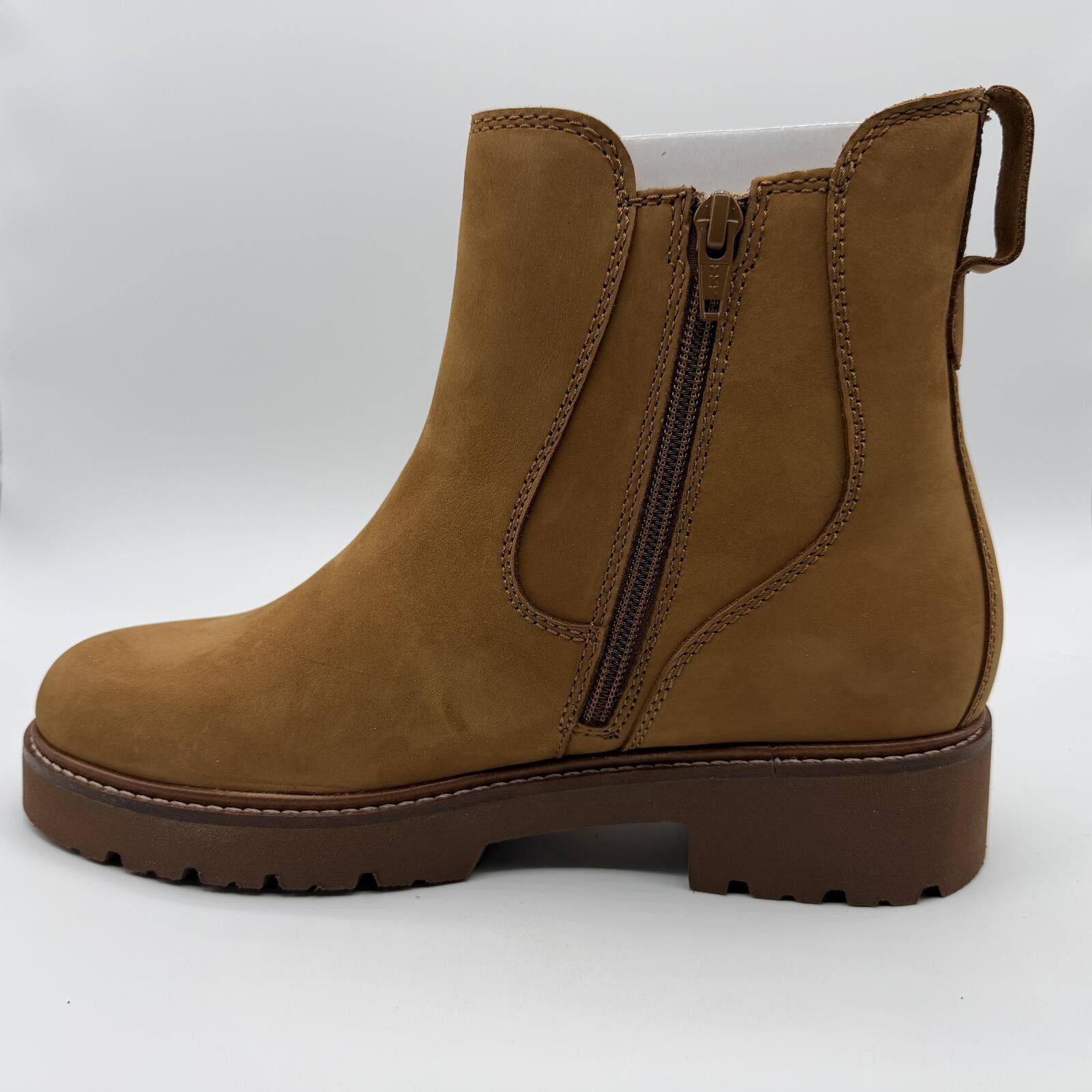 Samuel Hubbard Samuel Hubbard Made in Portugal Van Ness Chelsea Boot Nubuck Size US 7.5 / IT 37.5 - 6 Thumbnail