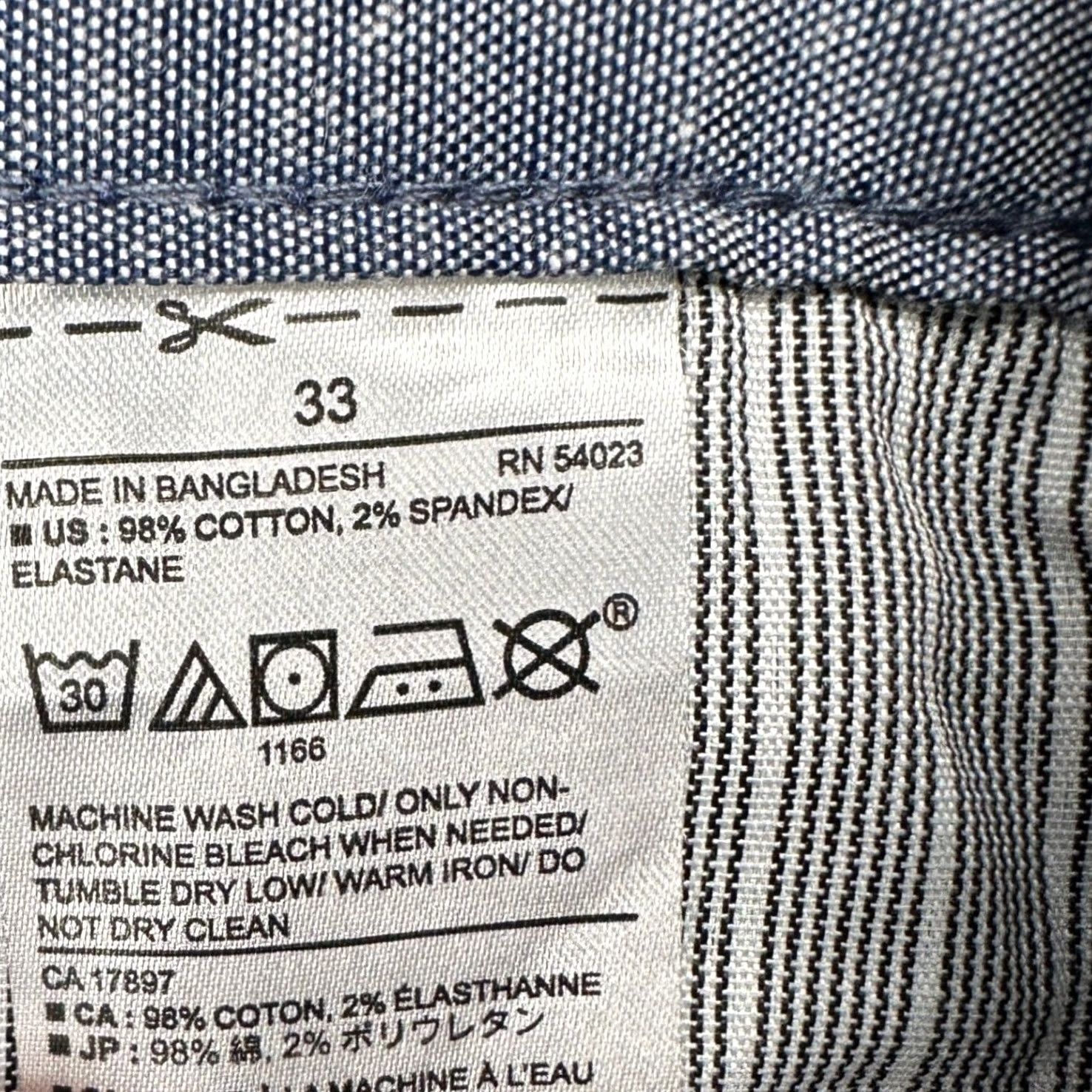 Banana Republic Banana Republic Mens Aiden Shorts 33 Blue Geometric Chino Stretch Flat Front Casual Pockets Breathable Regular Waist 33 Inseam 9 Men’s Shorts Size US 33 - 5 Thumbnail