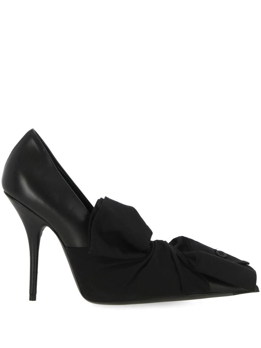 o1y0625 Spike Heel Pumps in Black