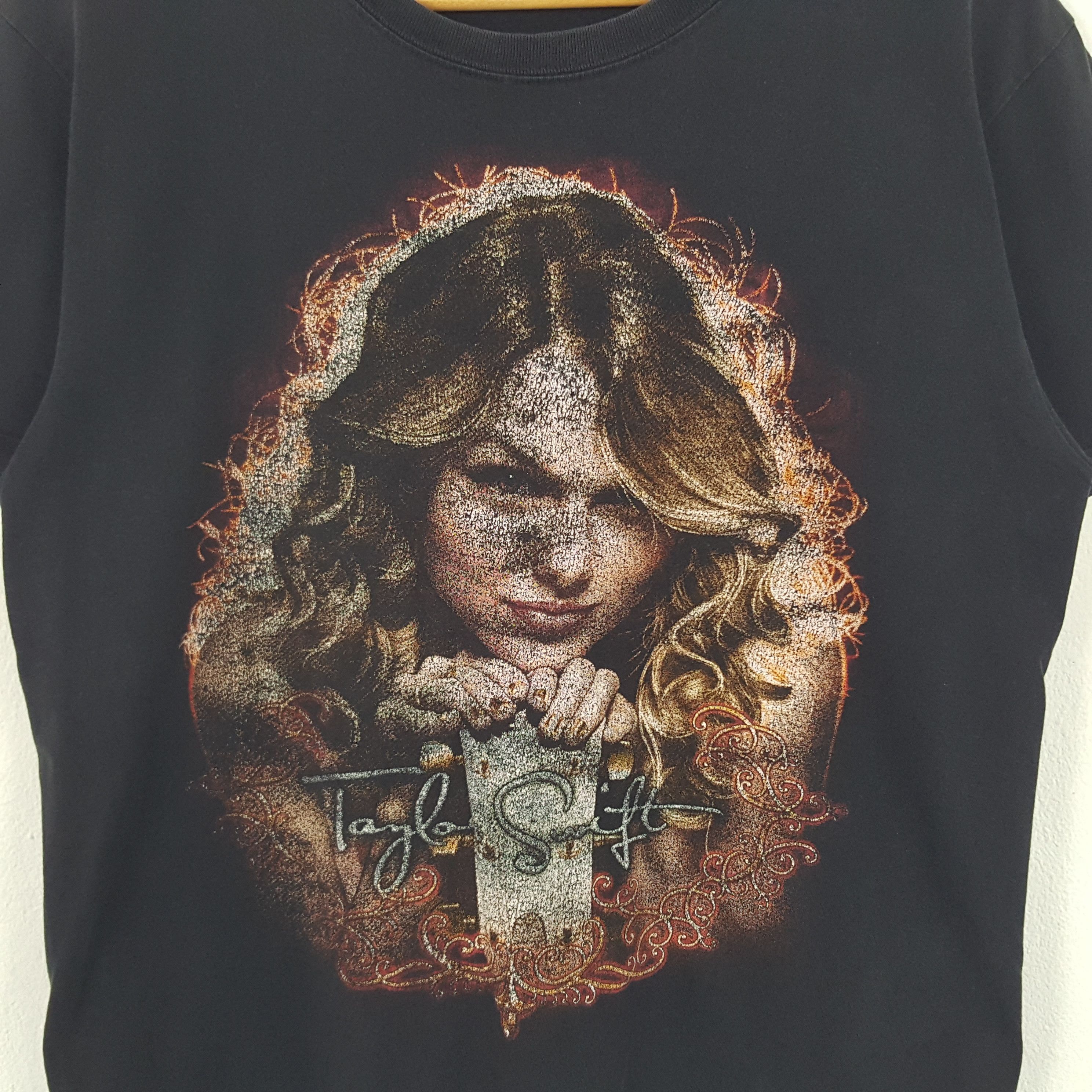Vintage Vintage Taylor Swift American Singer Distressed Tshirt Size US M / EU 48-50 / 2 - 2 Thumbnail