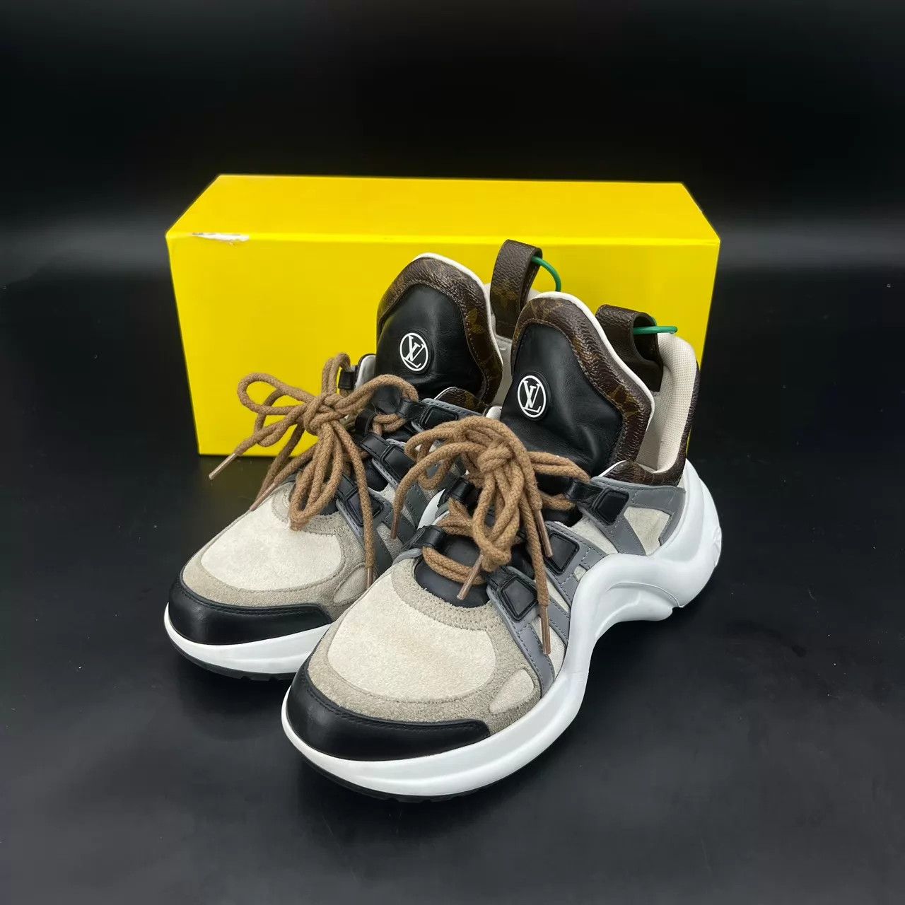 Louis Vuitton LV Archlight 35.5 White/Gray/Black 2x Worn Size US 5 / IT 35 - 1 Thumbnail