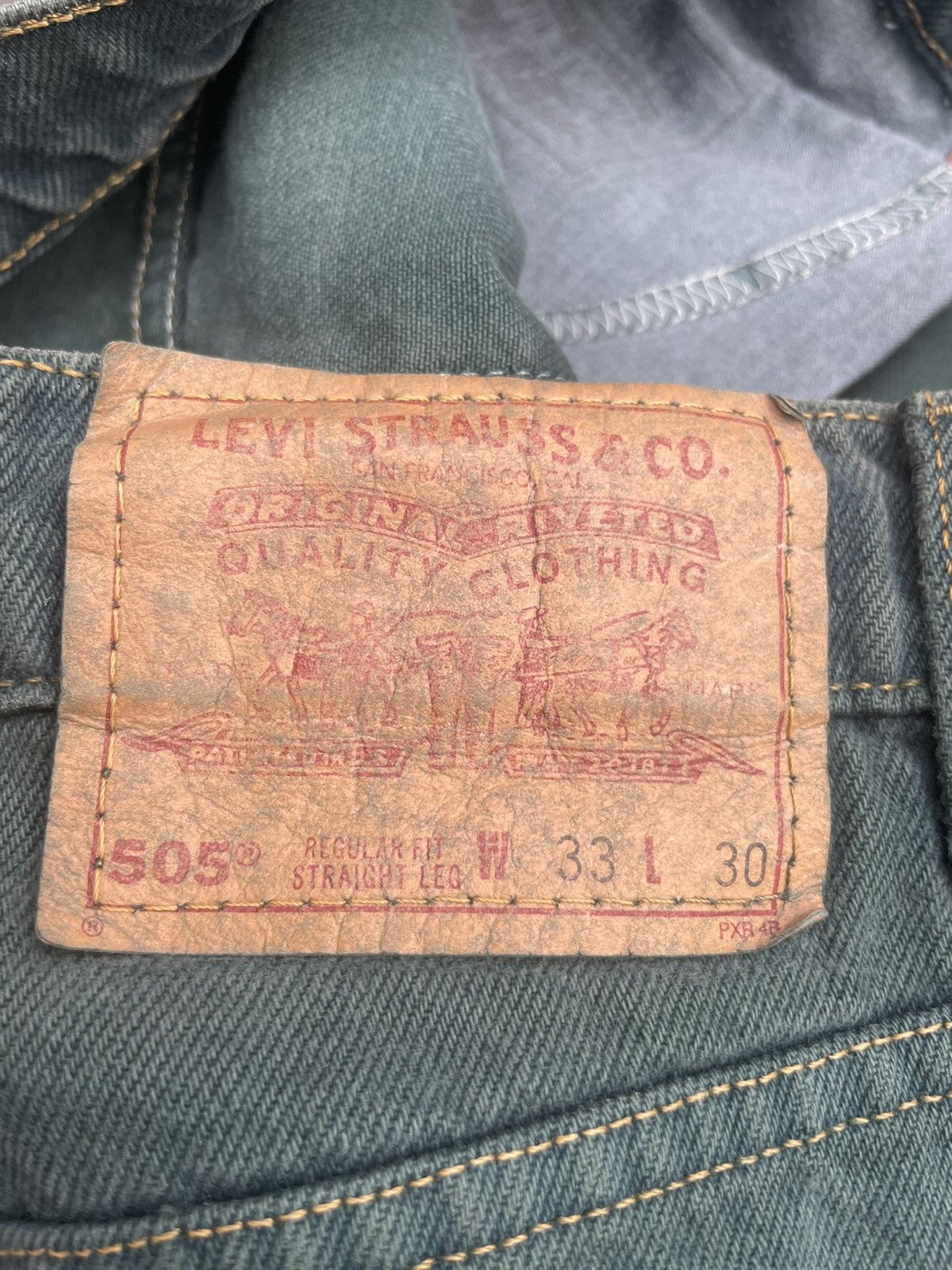Levi's Vintage 1998 Levis 505 Single R Faded Distresed Size US 33 - 14 Thumbnail