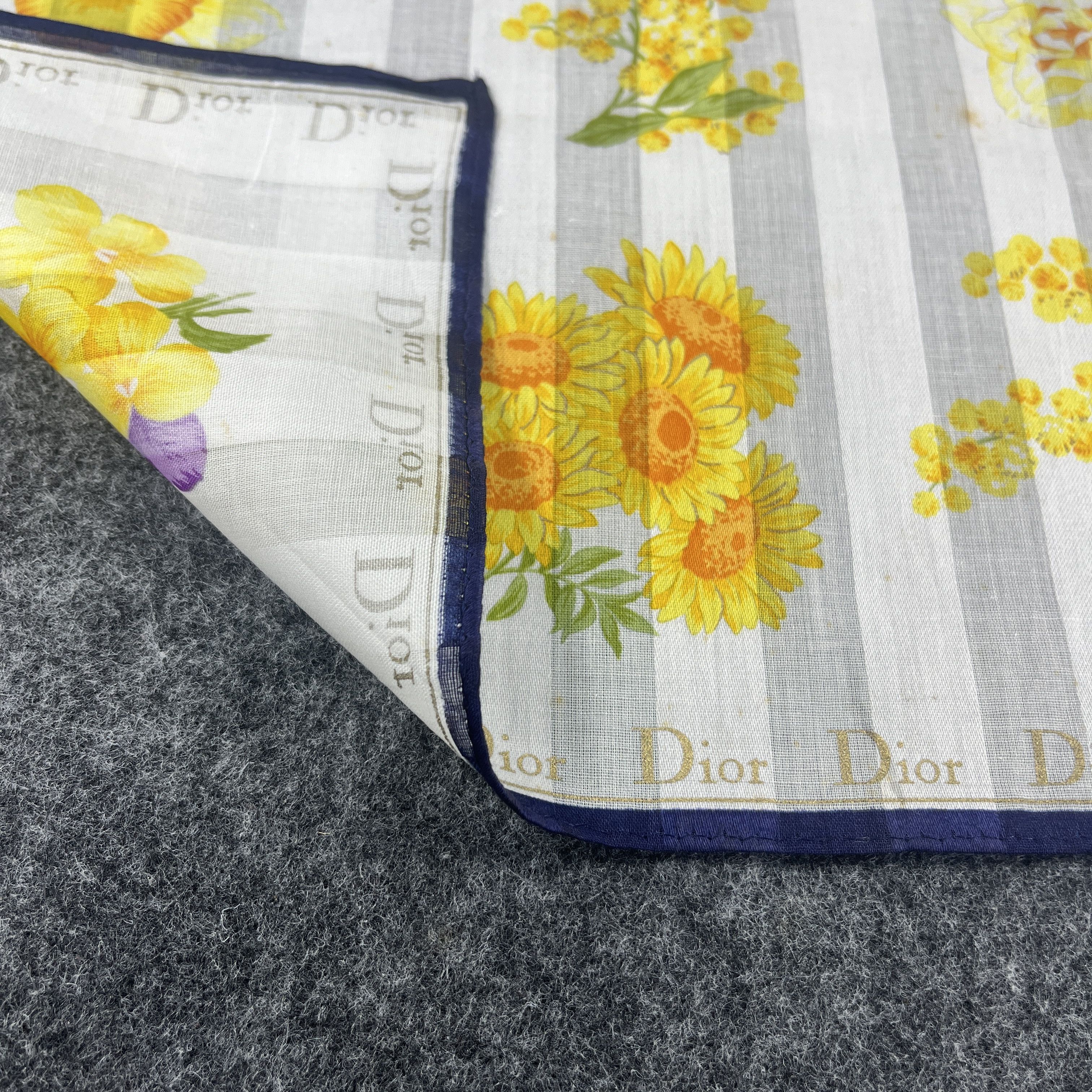 Vintage Christian Dior Handkerchief / Bandana / Neckerchief B249 Size ONE SIZE - 4 Thumbnail