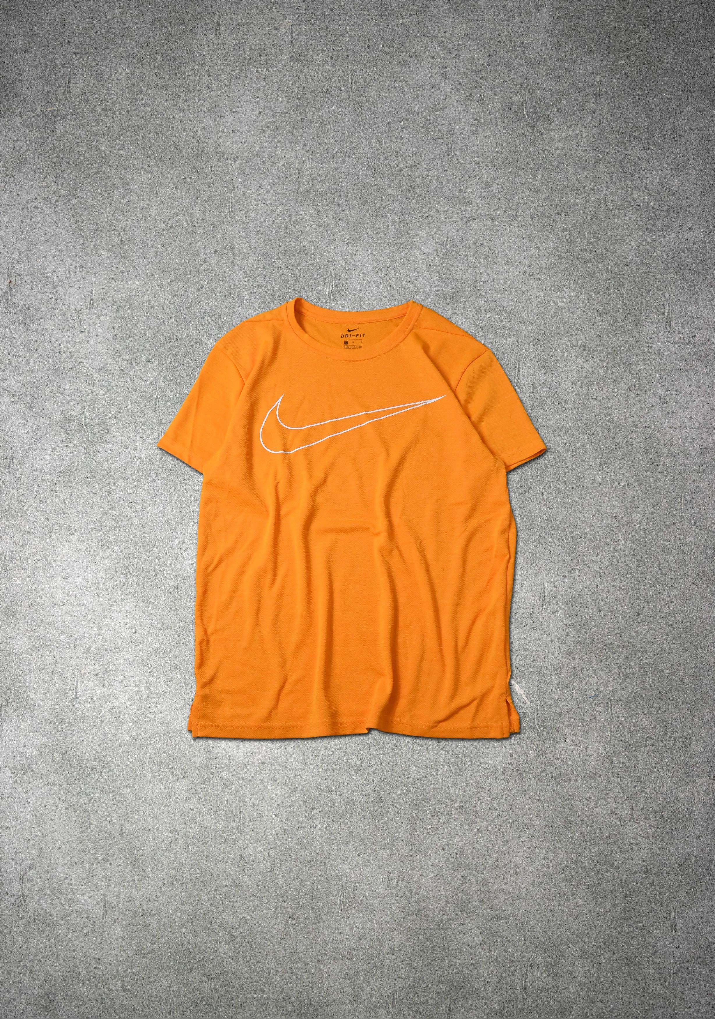Nike Nike plain running tee t-shirt 23-3-39 86 Size US L / EU 52-54 / 3 - 1 Thumbnail
