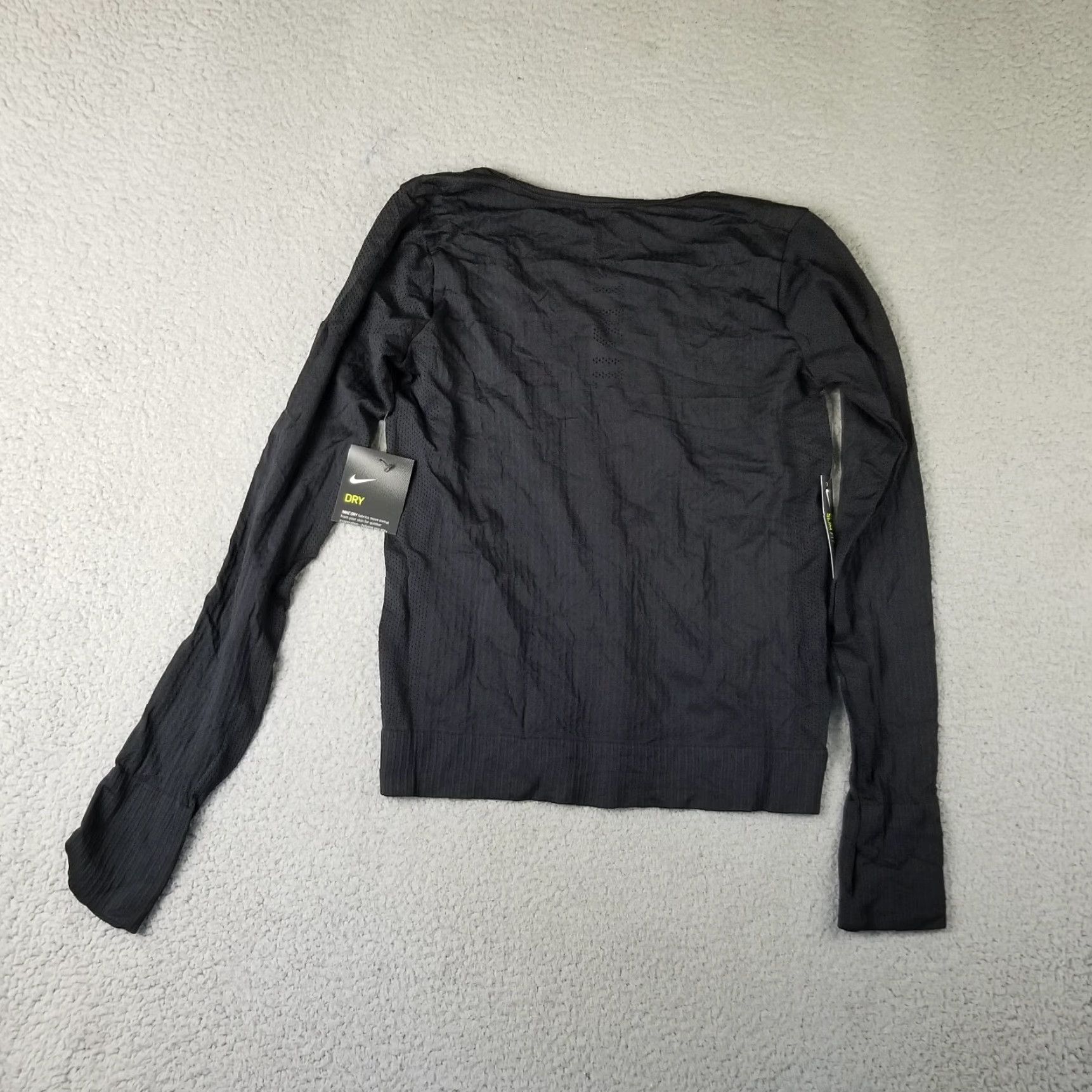 Nike VINTAGE Nike T-Shirt Long Sleeve Crew Neck Athletic Women Small Black 70s Gym BV3918 Size S / US 4 / IT 40 - 6 Thumbnail