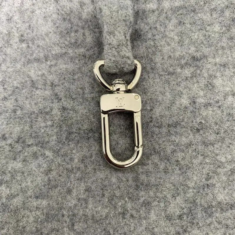 Louis Vuitton Louis Vuitton Gray Wool Hoodie for Men . Size US S / EU 44-46 / 1 - 6 Thumbnail